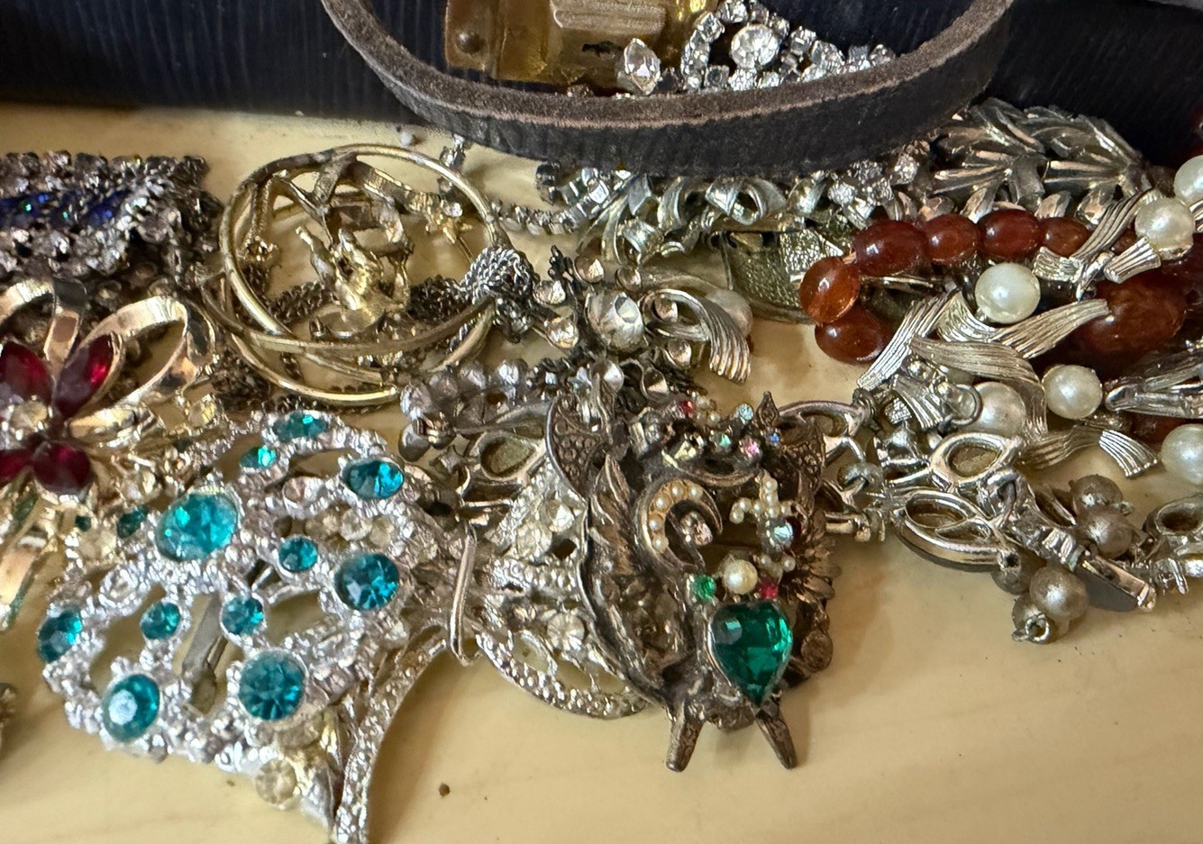 Estate Vintage to Mod Jewelry Lot 2 lb JUNK CRAFT WEAR REPAIR Untested Unsorted