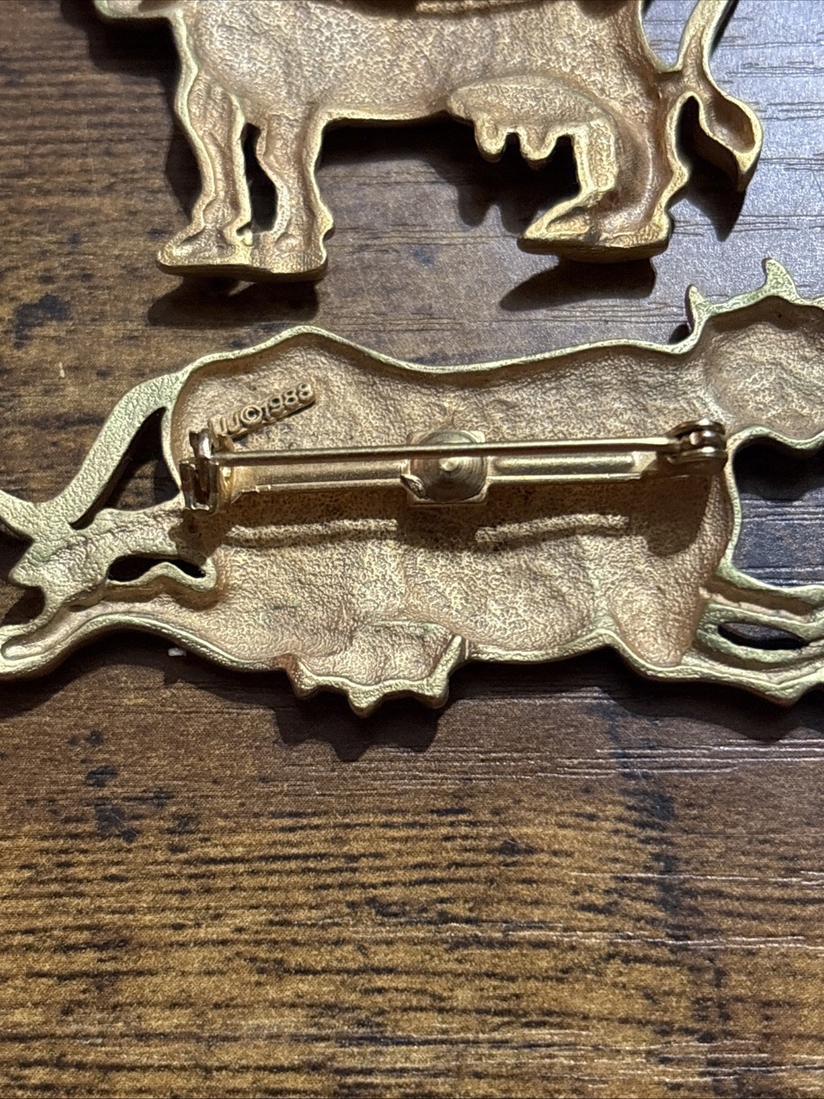 JJ Gold Tone Cow Brooch Charm Pin Set 2 Vintage 1988 Jewelry Western