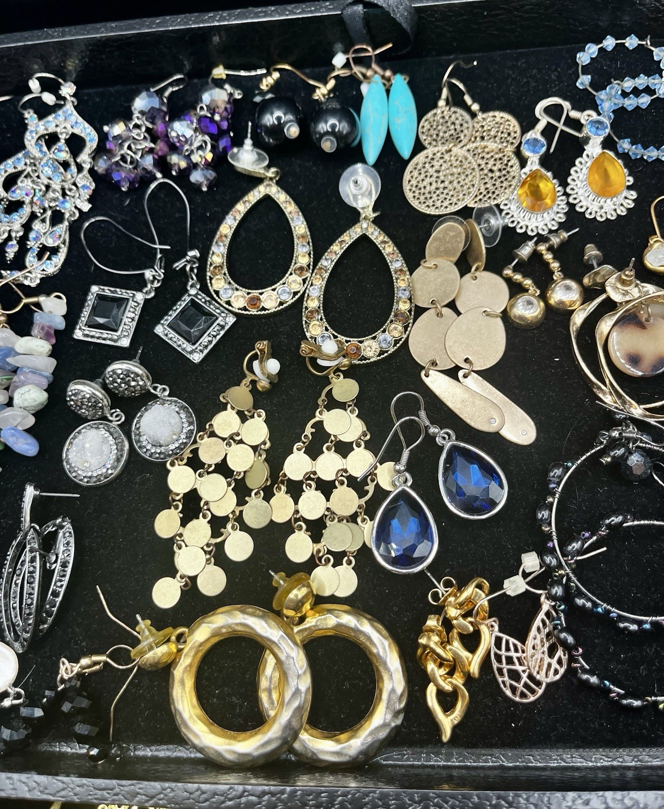 VTG-modern Fashion Drop Earrings Multi Designs Materials Wear Resell 46pr. Lot