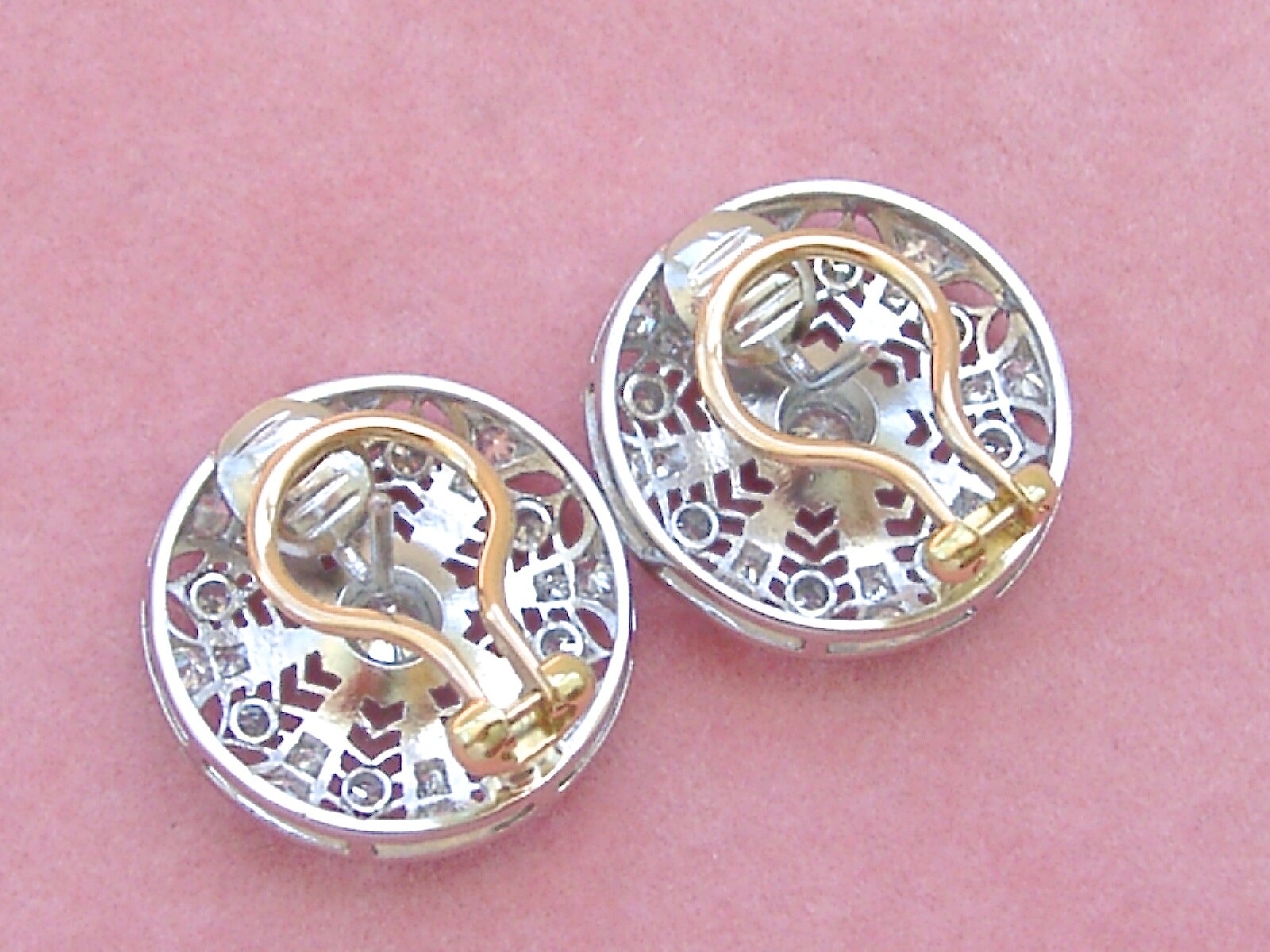 1.52ctw DIAMOND CLUSTER FILIGREE PLATINUM 13/16″ ROUND HUGGIE STUD EARRINGS 1950