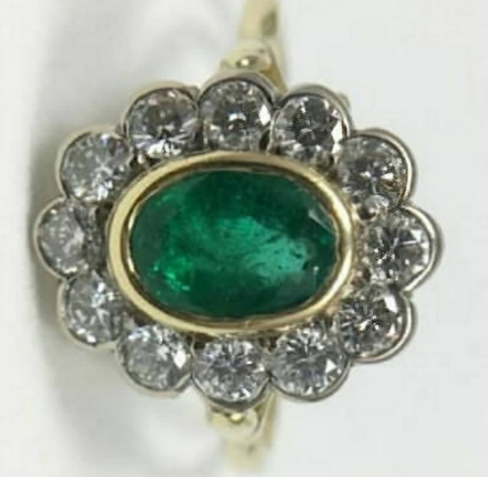 Antique Edwardian Natural Oval Emerald and Round Diamond Ring. 18k Gold. Size 5