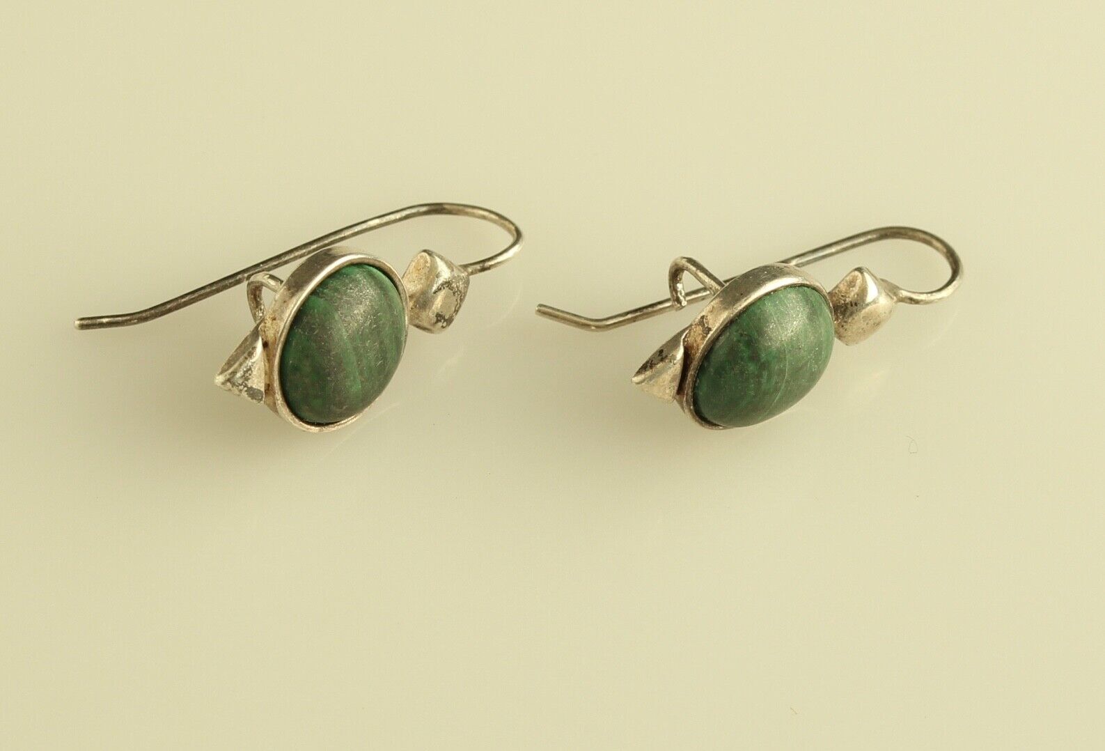 Vintage Sterling Silver malachite oval modernist hook earrings