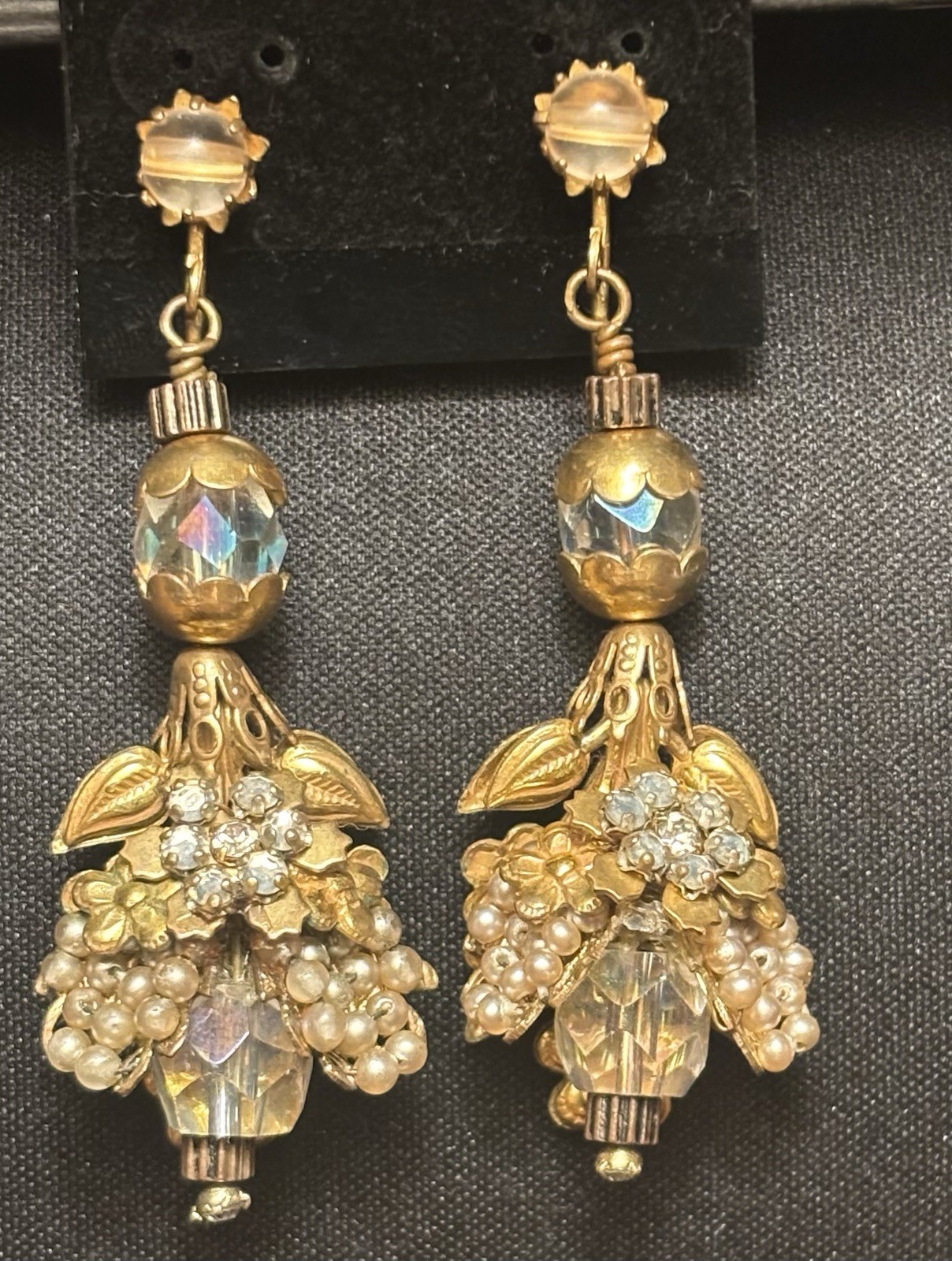Gorgeous Antique Gold-tone Grape Cluster Dangle Clip On Earrings