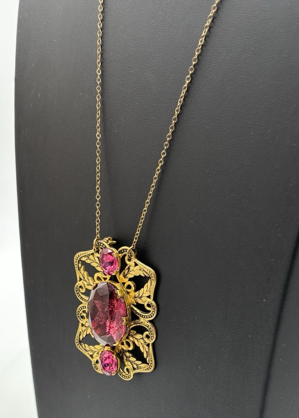 Vintage Necklace & Brooch 2-in-1 Gold Tone Pink Glass Stones Scrollwork 24″