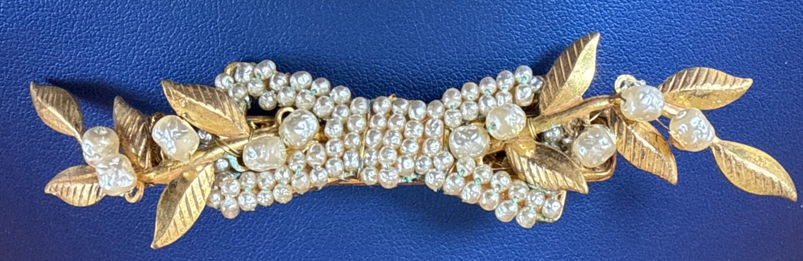 Vintage Classic MIRIAM HASKELL Signed Goldstone Pearls Brooch Pin EUC