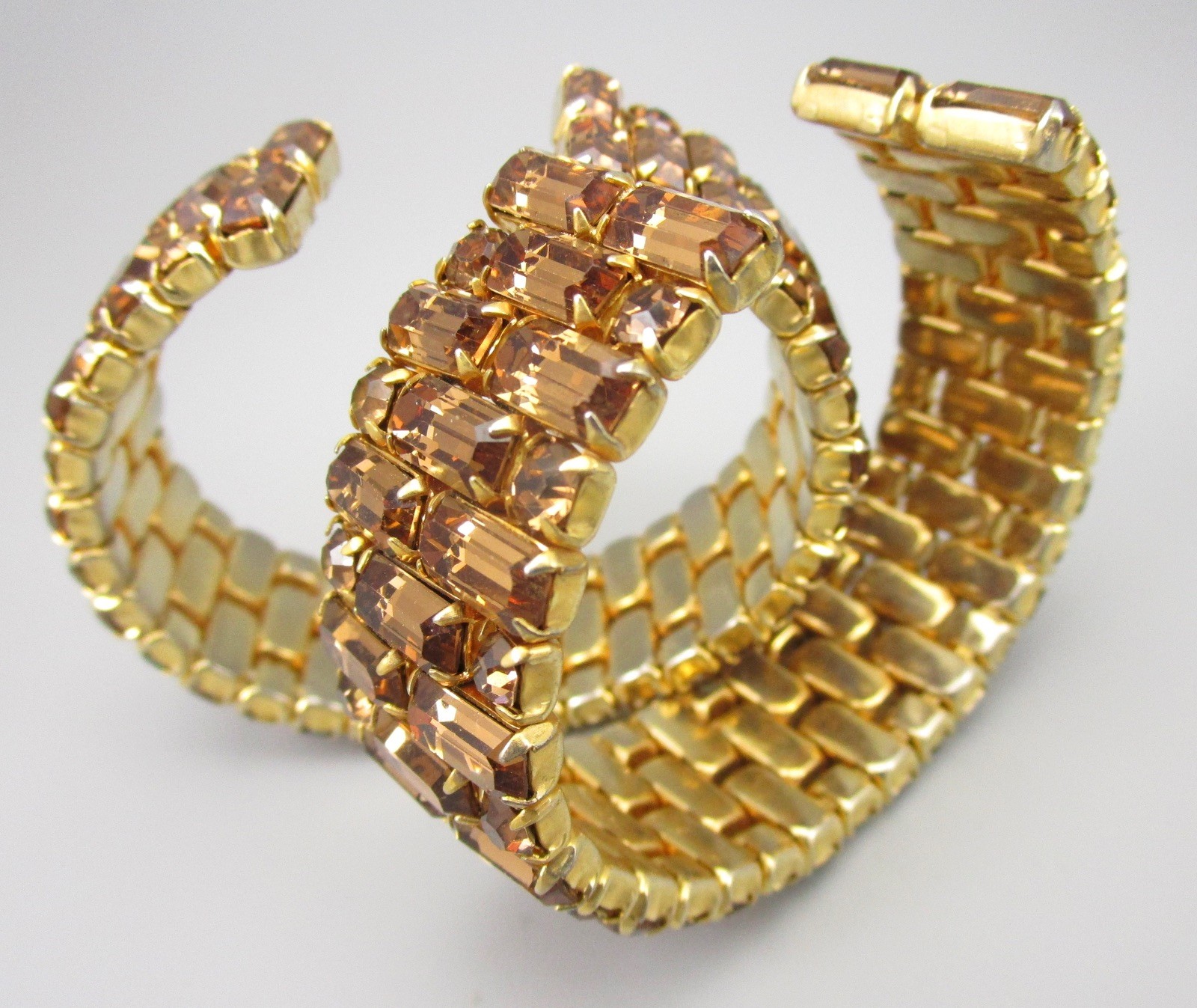 BEAUTIFUL WEISS TOPAZ RHINESTONE FLEXIBLE CUFF BRACELET PAIR W/ EARRINGS SET