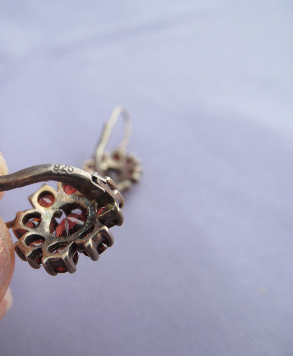 VINTAGE STERLING CLUSTER ROUND RED GARNET DROP DANGLE PIERCED SNAPBACK EARRINGS