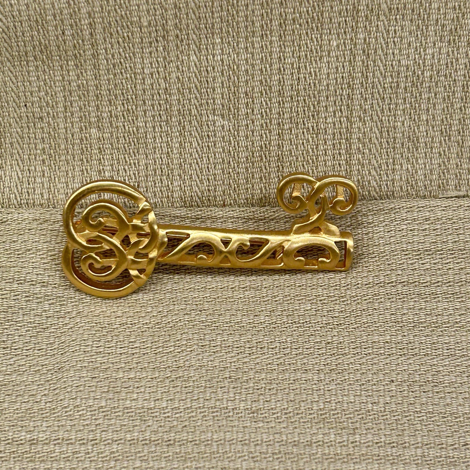 Lot of 9 Assorted Vintage Brooches