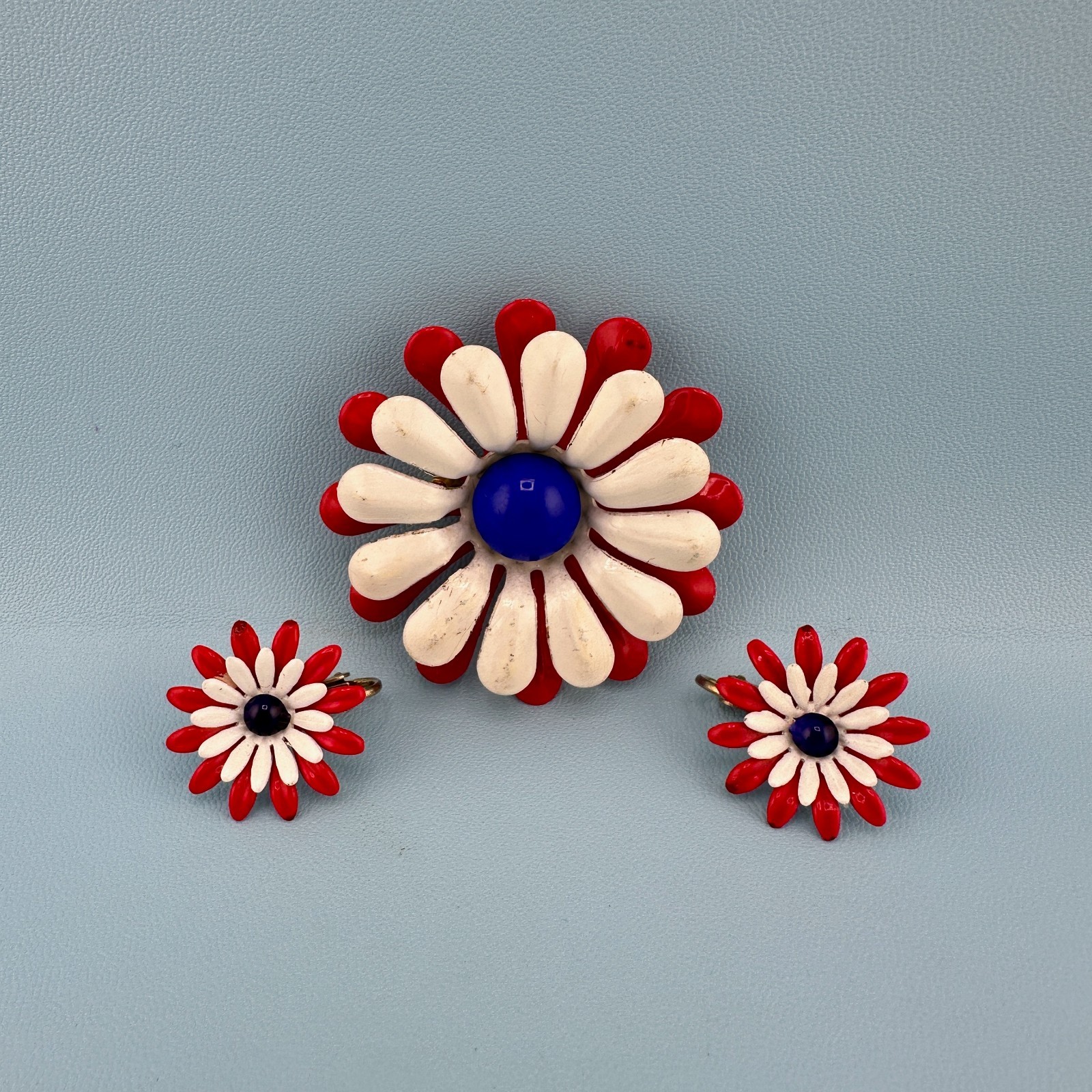 Vintage Enamel Flower Brooch Earrings Set Red White Blue Daisy Mod Retro 60s
