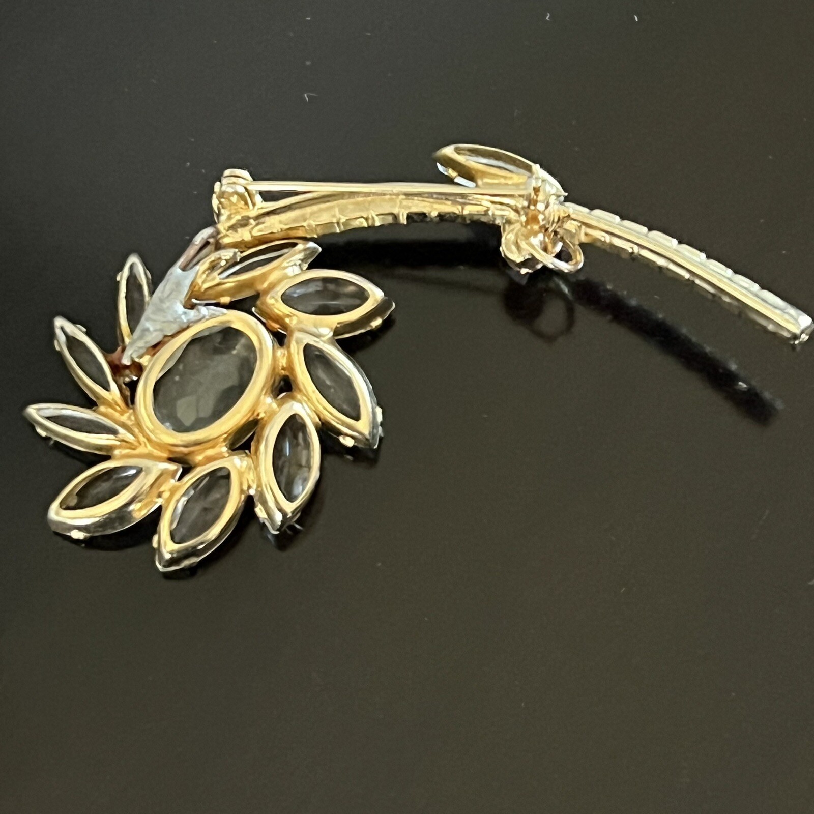 Vintage Clear Gass & Rhinestone Flower Stem Gold Tone Large Brooch Pin READ
