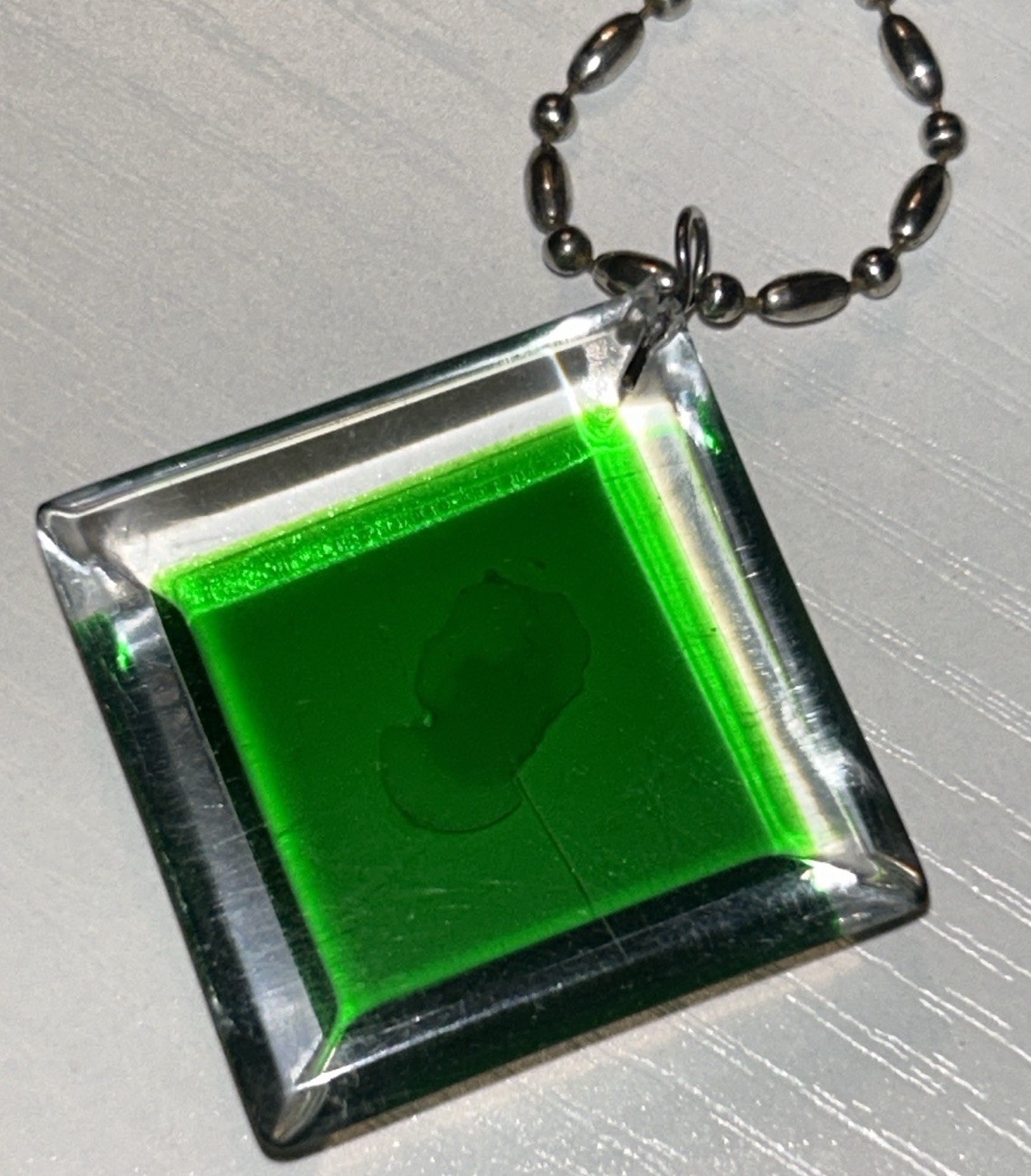 Green Lucite Geometric Cameo Pendant Necklace 24” Mod Art Statement Vintage 80’s