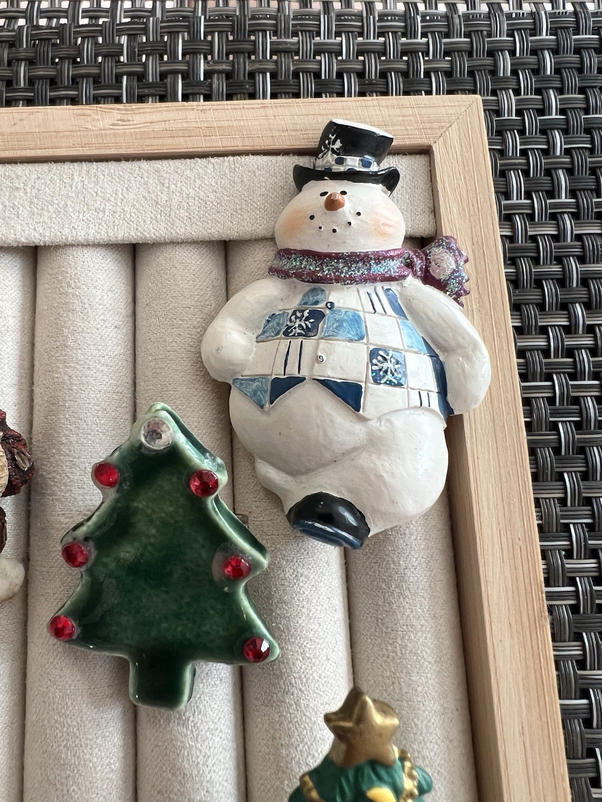 Vintage Christmas Brooch Lot 8pc Resin Metal Clay Snowman Tree Santa Heart 1990s