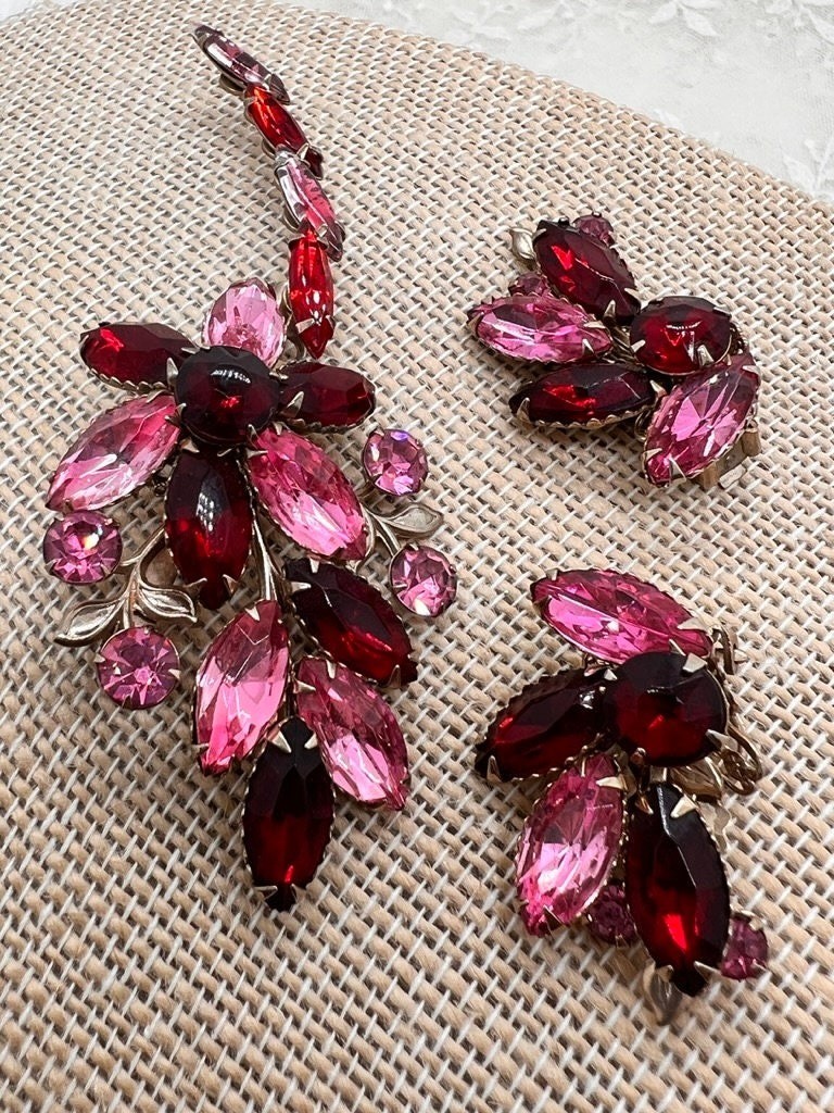 Vintage Pink & Red Rhinestone Brooch and Clip On Earring Set GORGEOUS