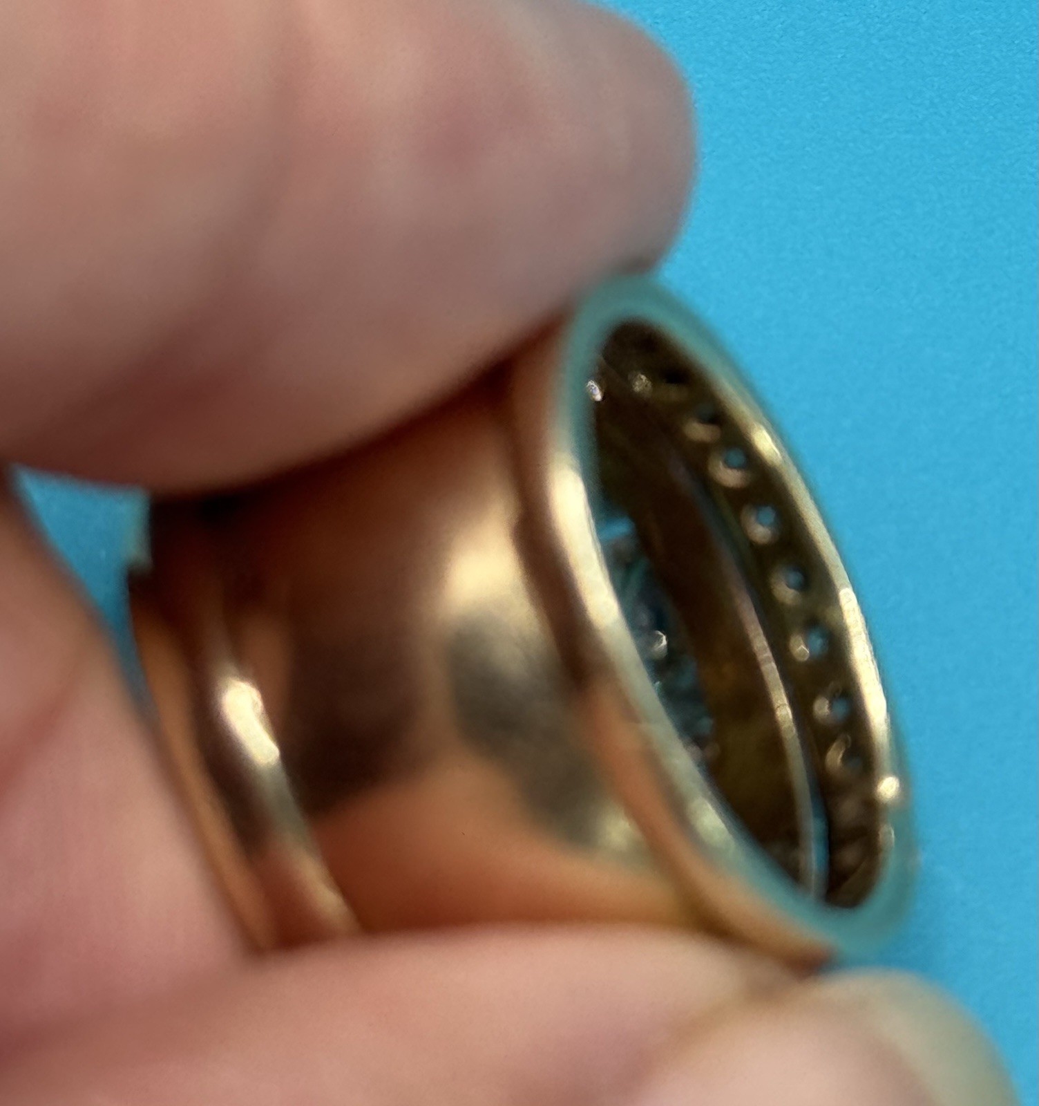 Vintage Estate Wide 14k Gold 3 Stone Diamond 3 Tcw & Two Gaurd 23 Stones Ring