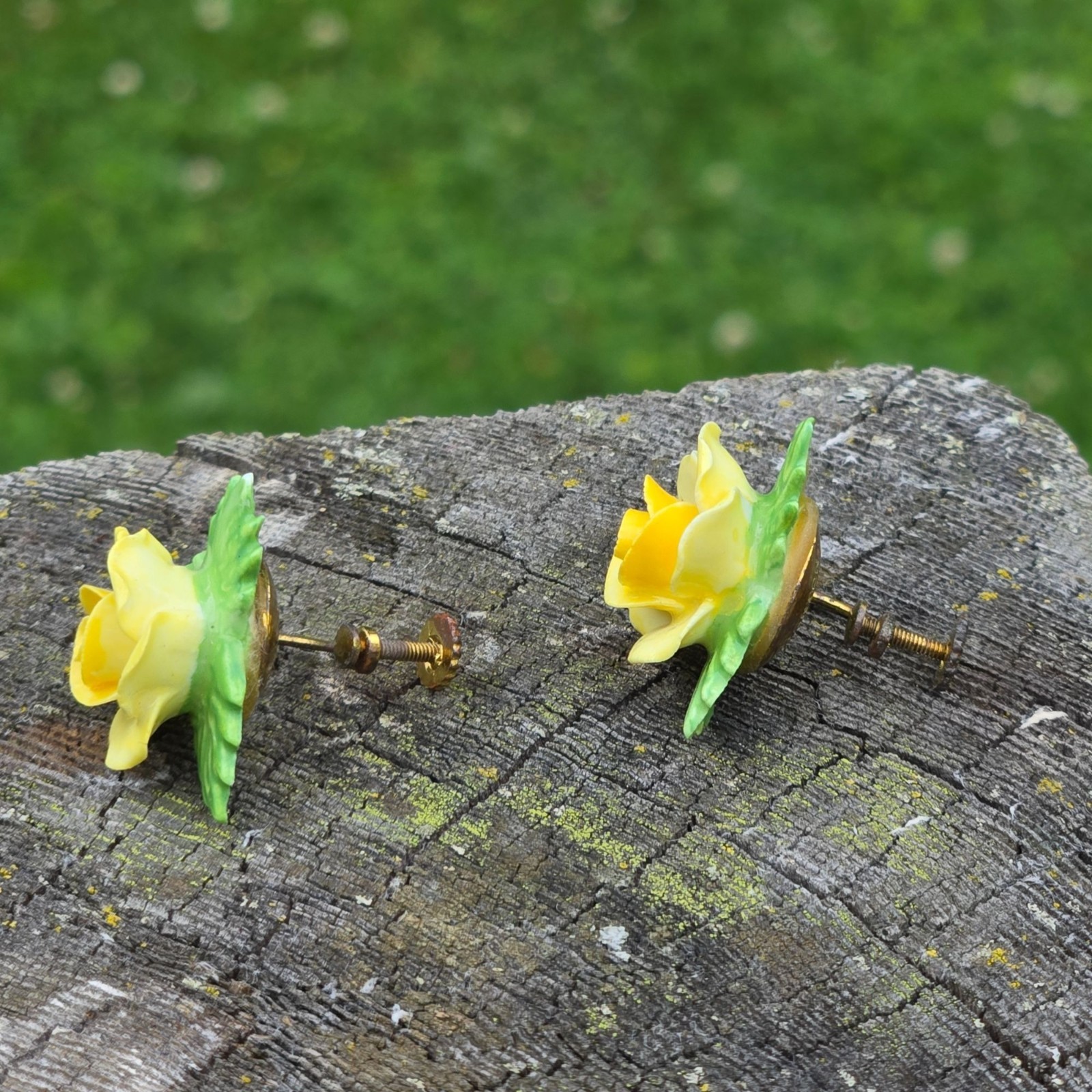 Vintage Denton England bone china Screw Back Earrings Hand-Painted Yellow Roses