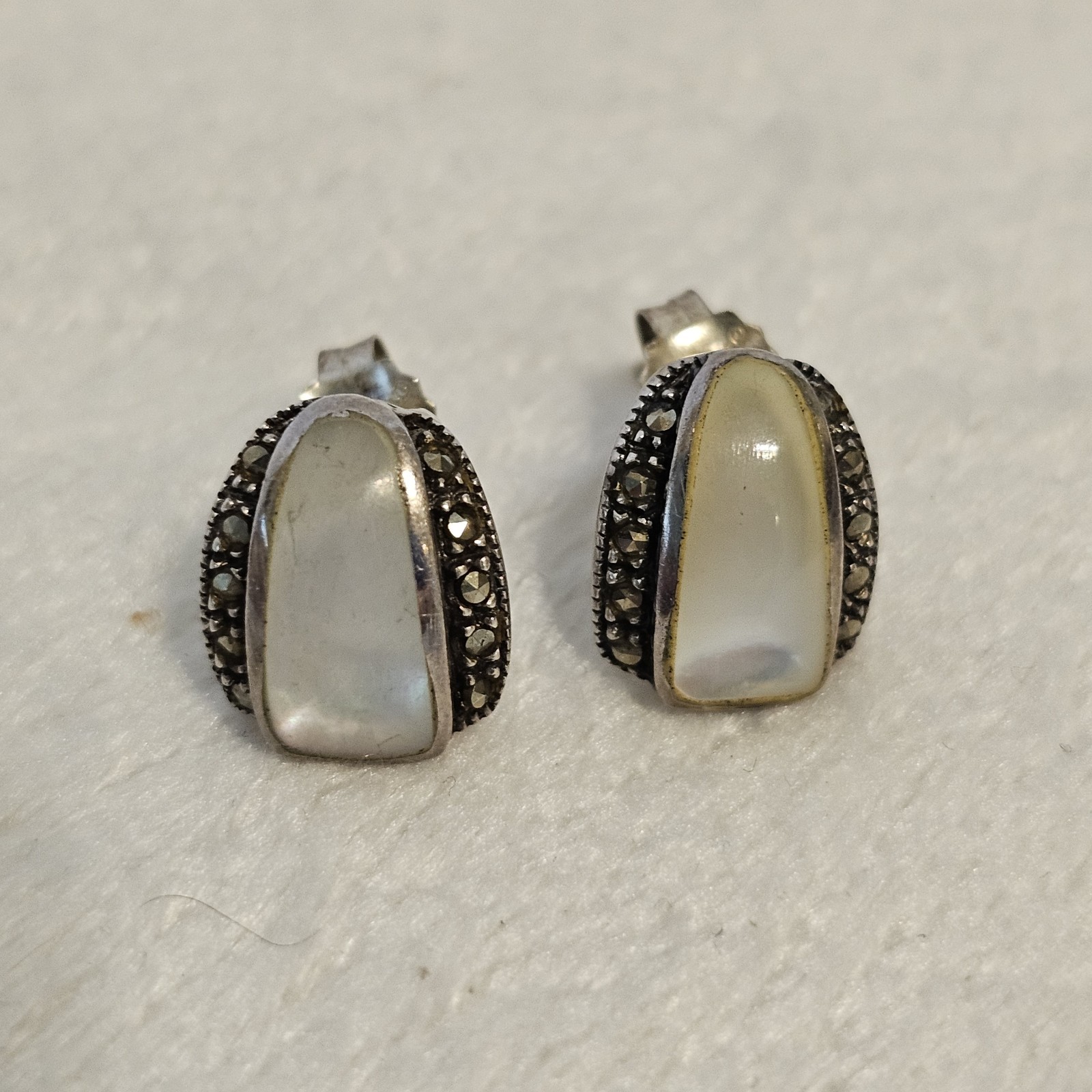 Vintage Mother Of Pearl Stone Fitted Earrings Necklace Ring Size 9/10. CW 925 SS