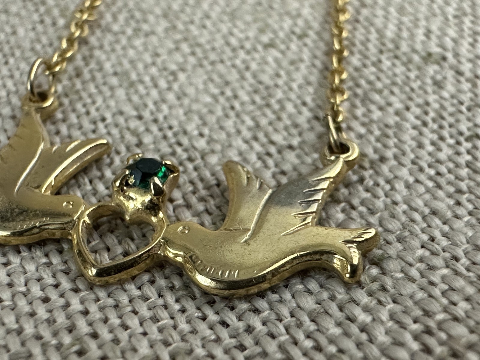 Vintage May Birthstone Emerald Green Rhinestone Love Birds Doves Heart Necklace