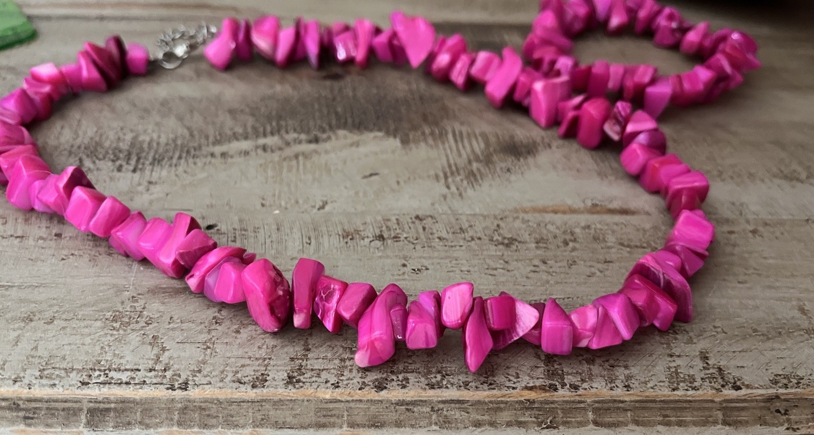 Vintage Hot Pink Fushia Polished Stone Chip Chunky Necklace Stretch Bracelet Set