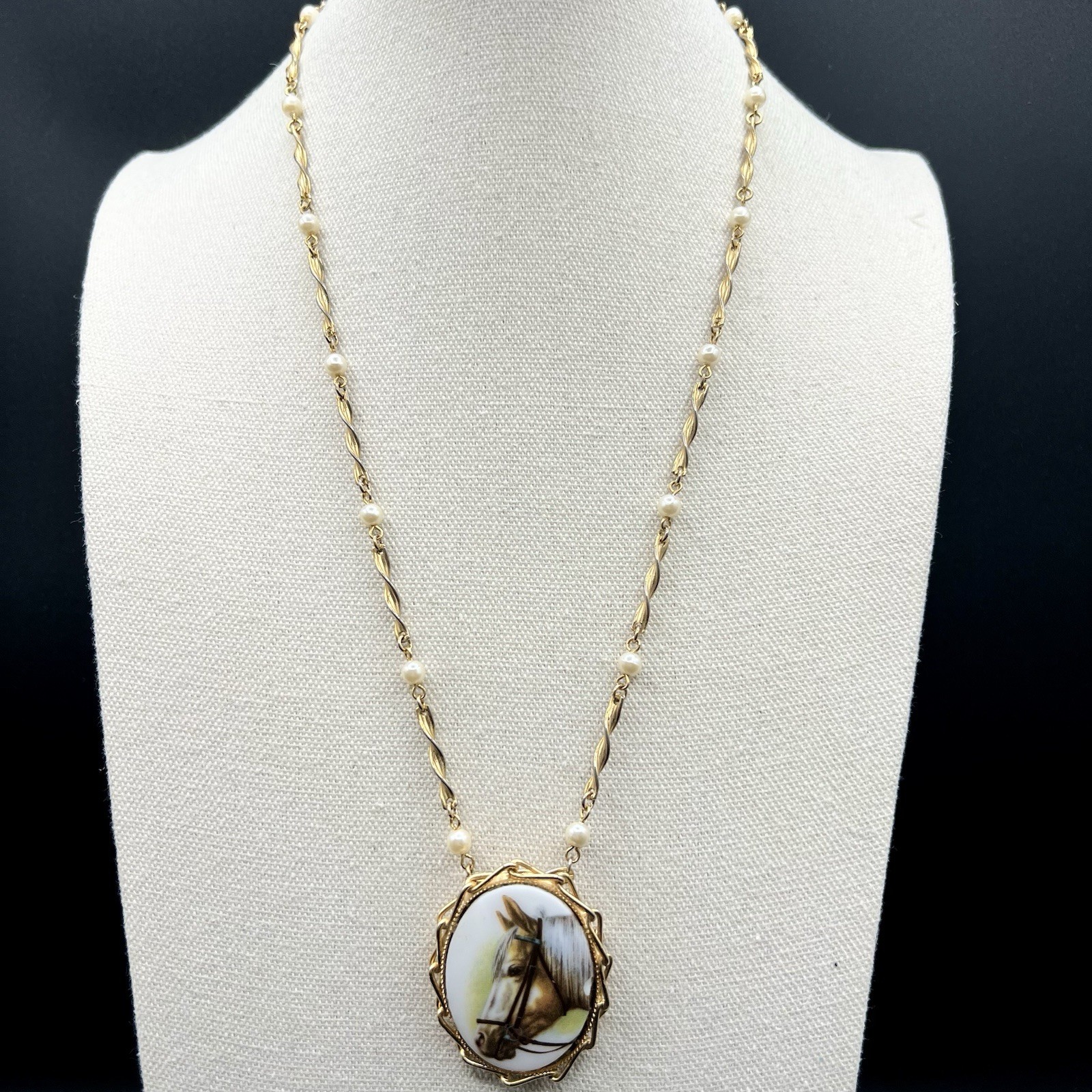 Horse Cameo Convertible Brooch Pendant Necklace Gold Tone Faux Pearl Vintage