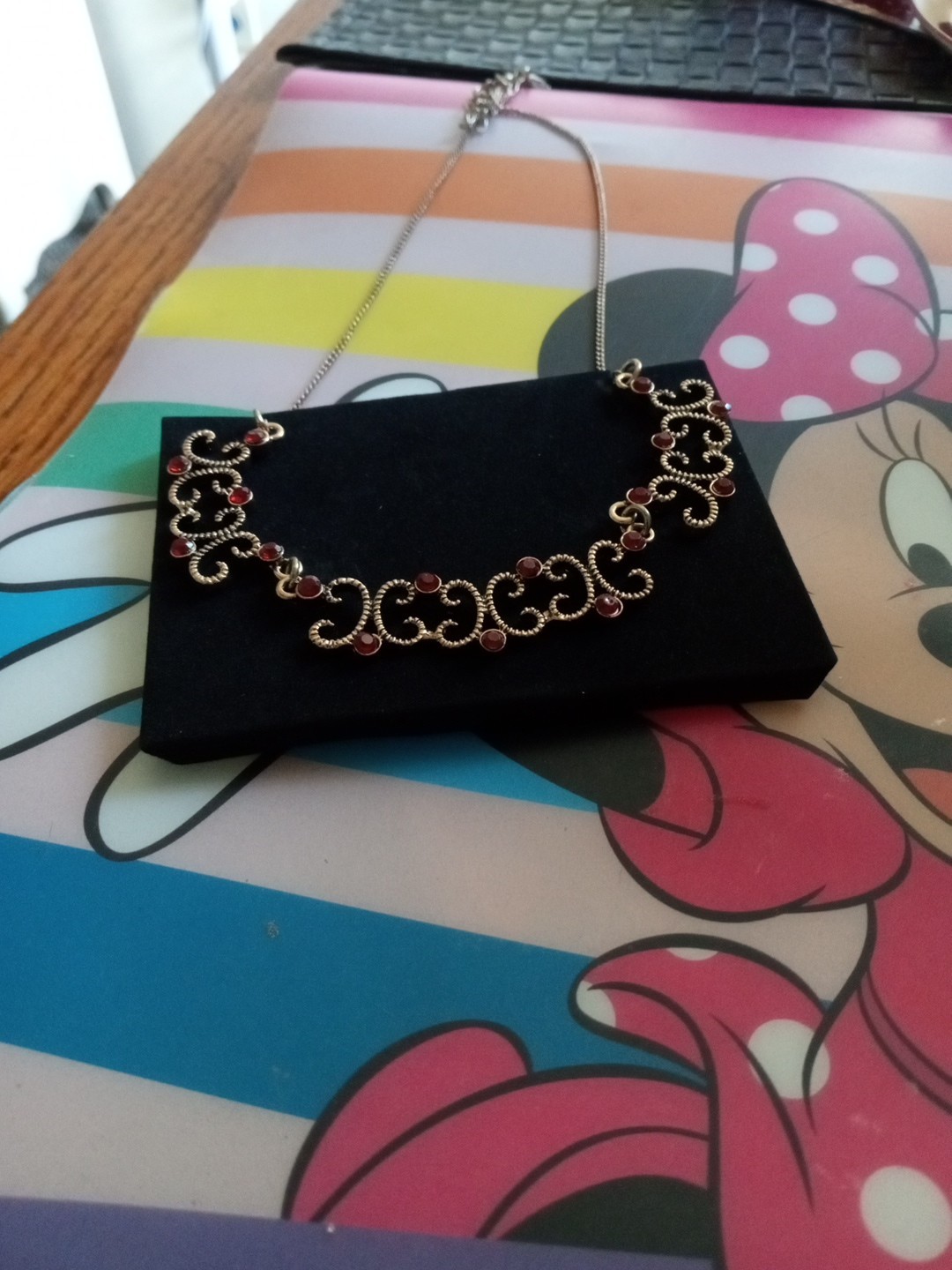 CLASSIC VINTAGE LOOK NECKLACE