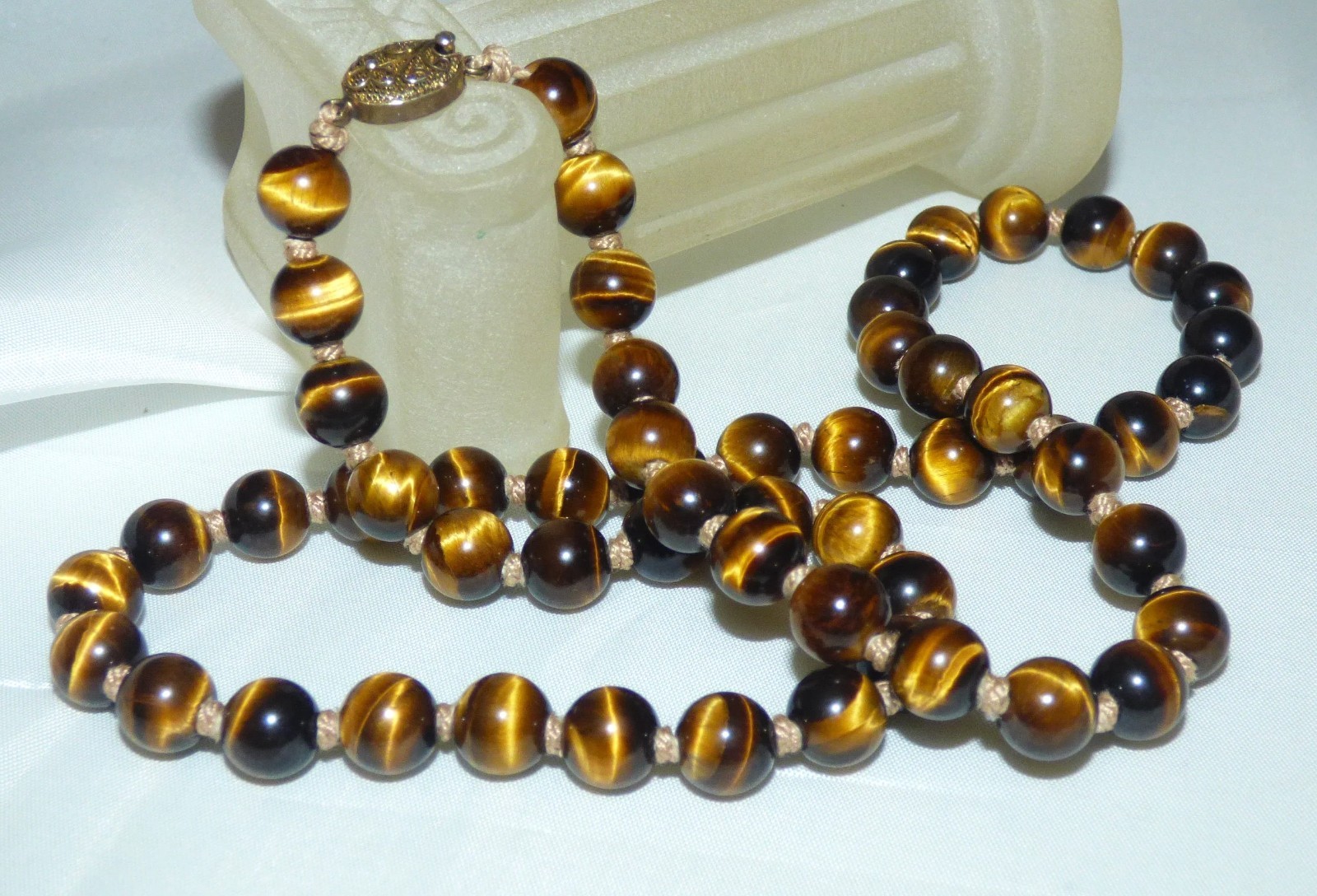 1960s Tiger’s Eye Gemstone Hand knotted GOLD VERMEIL on SILVER clasp Necklace