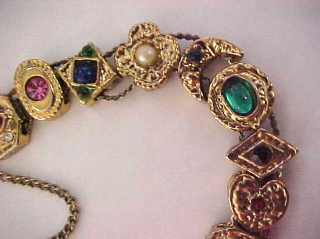 Vintage 60s Unsigned Goldette Victorian Revival Slide Charm Bracelet 7.5″