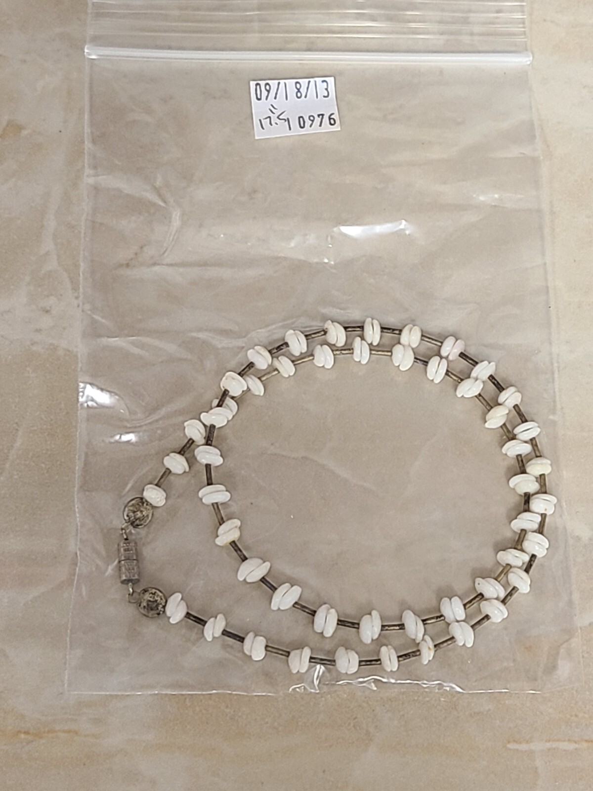 VTG 70s HAWAIIAN WHITE BOHO PUKA SHELL SURFER BEACH BEADED NECKLACE B2