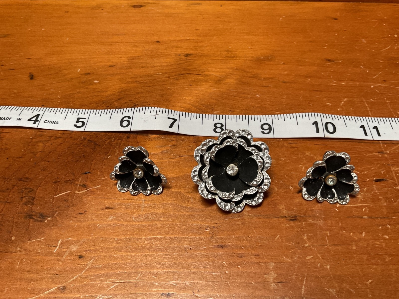 VTG Eloxal aluminum pin & ear ring set black flower Gemany