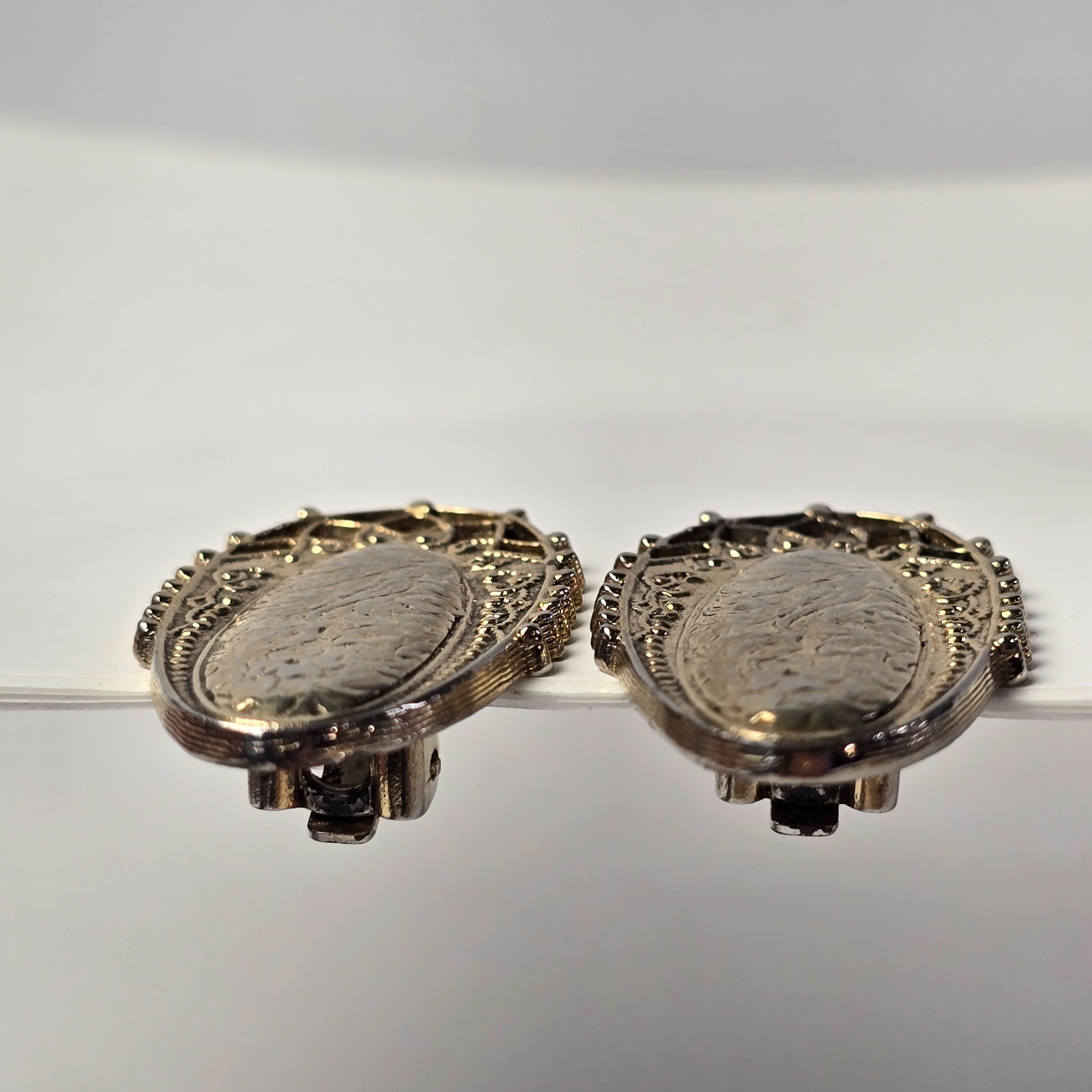 Vintage Gold Tone Filigree Oval Clip On Earrings Patent 2733491 Mid Century