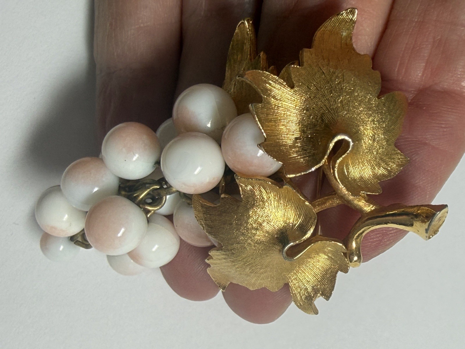 Vintage Brooch Grapes Dangling Drop Gold Tone Angel Skin Beaded Estate 2” NOTE