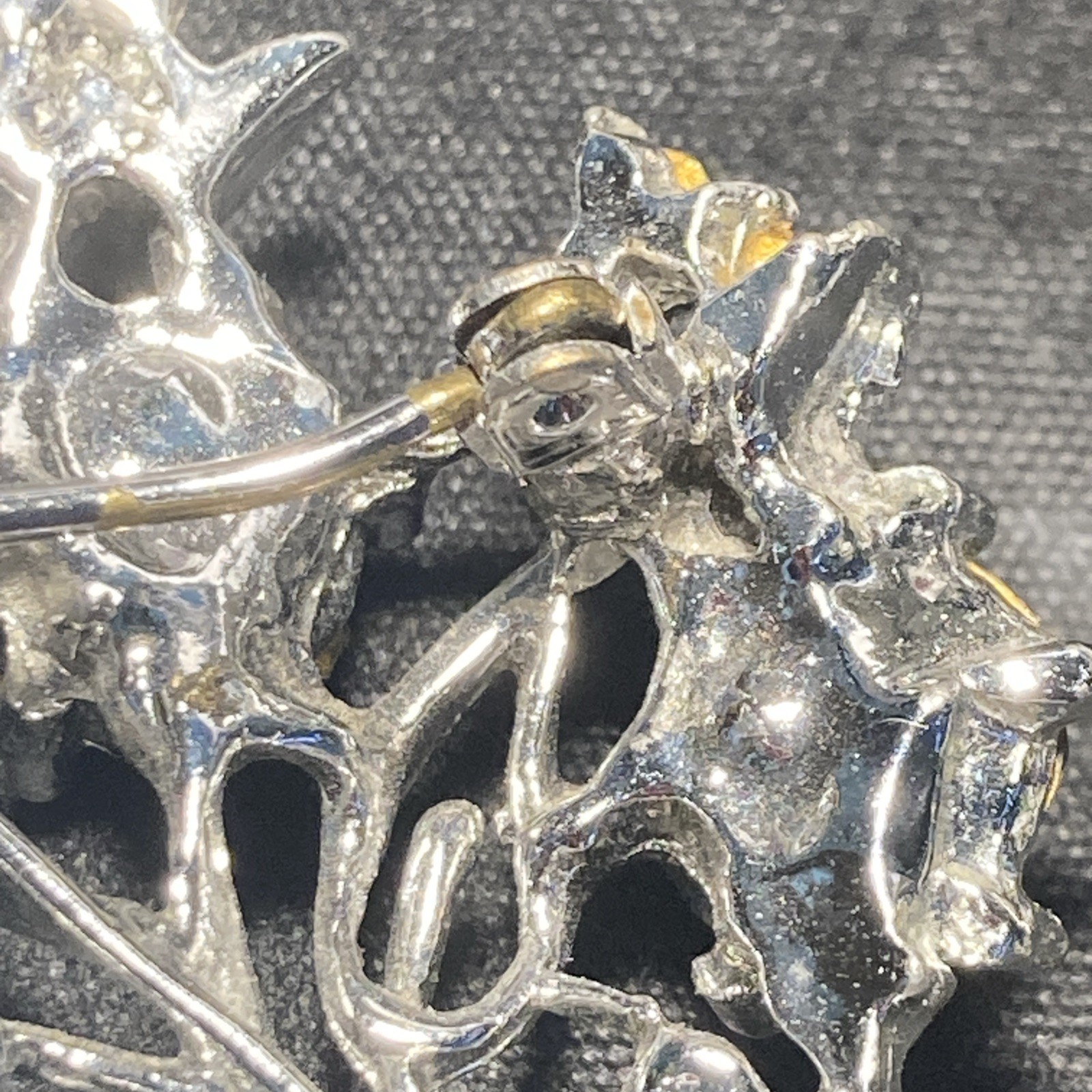 Brooch Pin Silver Tone Baby Blue Rhinestone Leafy Floral Flower Bouquet 2.25″ pr