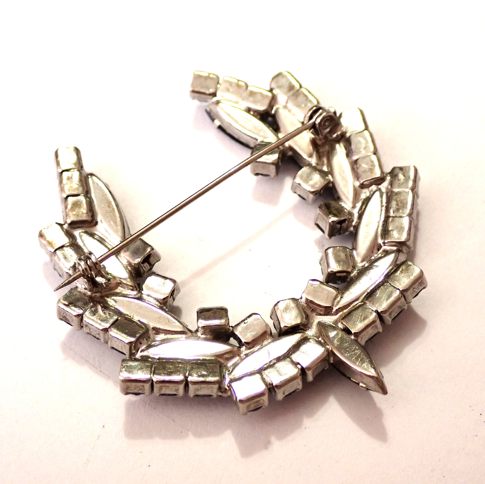 Vintage Blue & Clear Glass Rhinestone Open Wreath Pin Marquise Rounds 2-1/8″