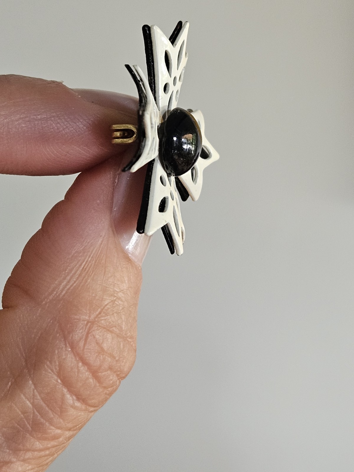 S/3 Mod 1960’s Flower Enameled Brooches/Pins BLACK WHITE