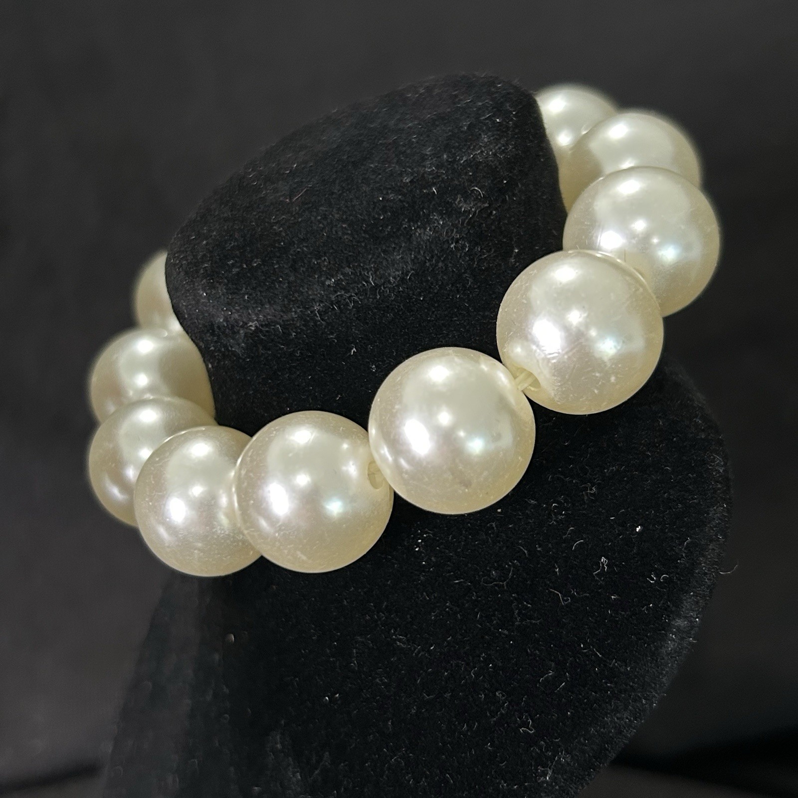 Vintage Faux Pearl Beaded Stretch Bracelet 8”