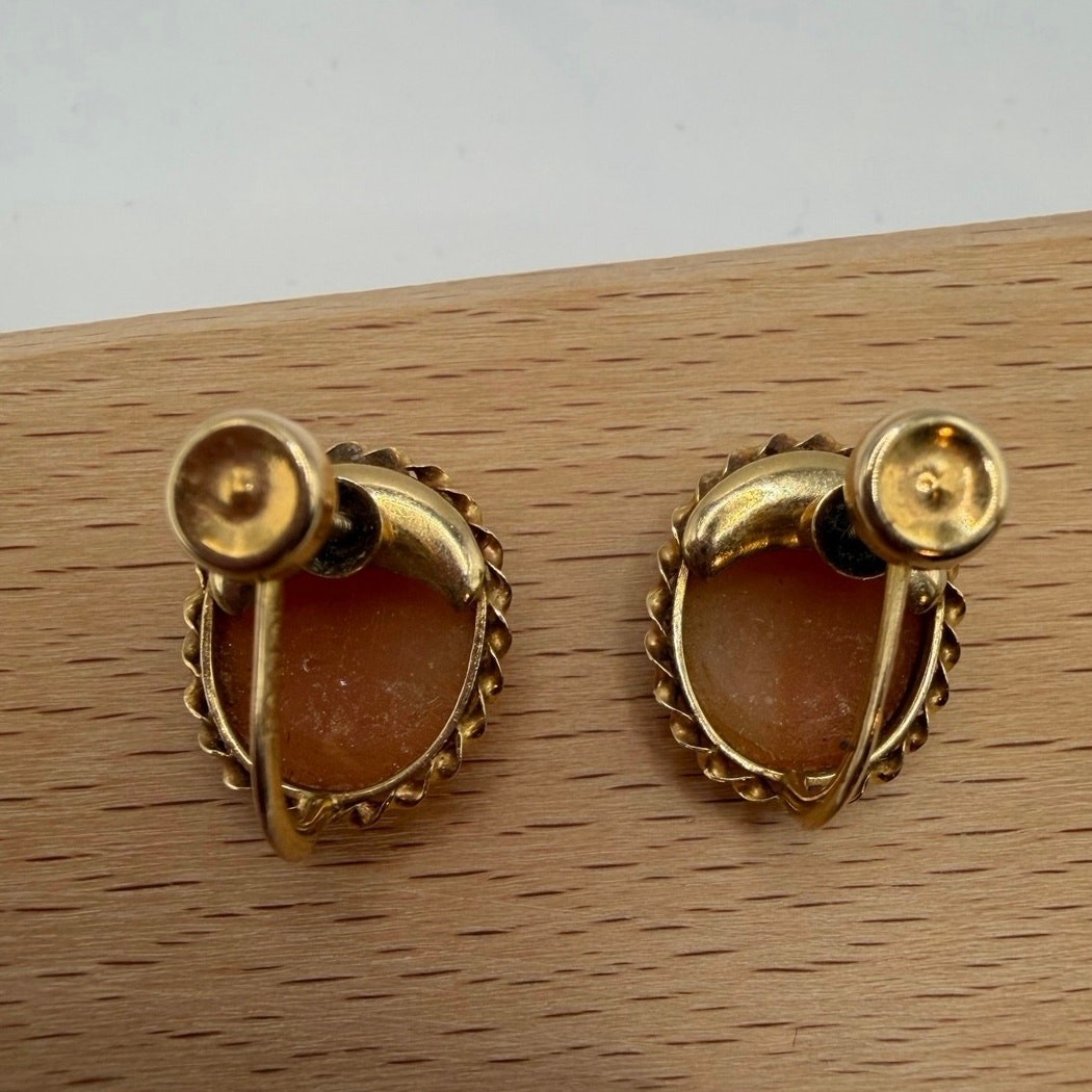 Vintage 10K Gold Cameo Screw Back Earrings Classical Lady Portrait Estate BDA