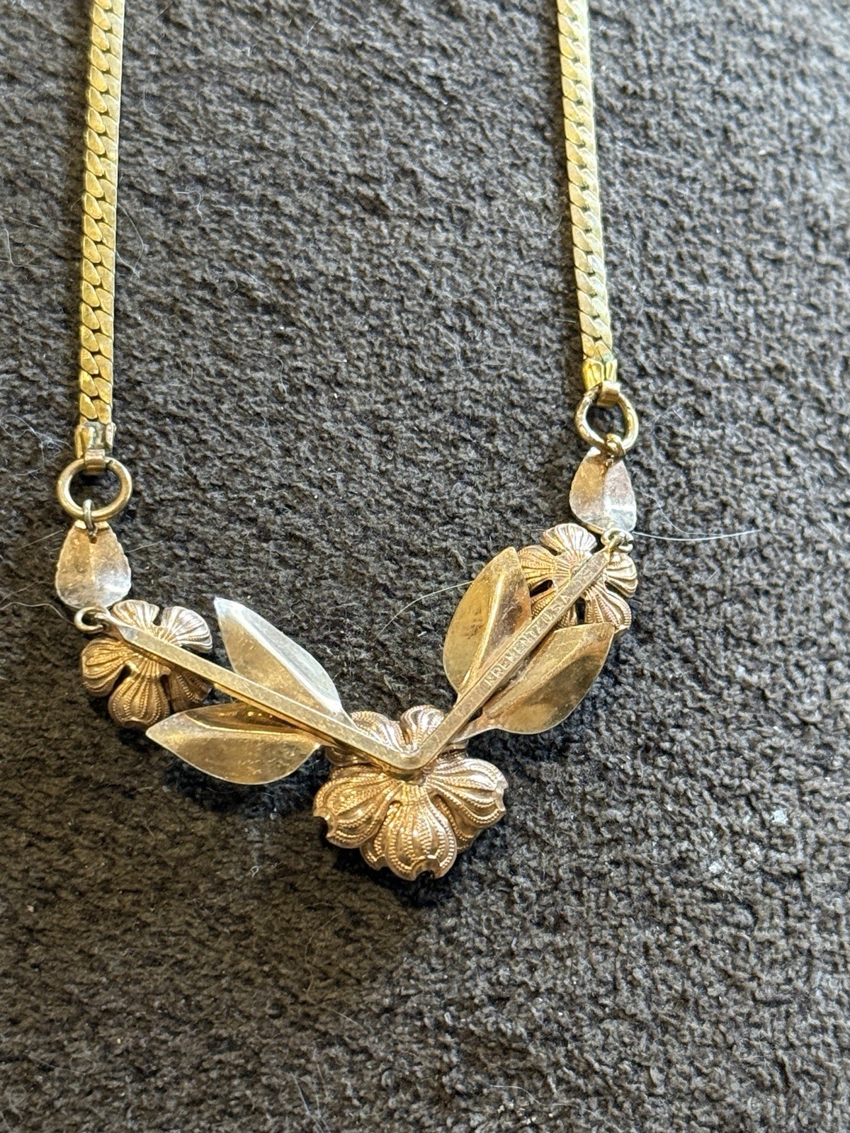 Krementz 1/20 12K GF 2 tone necklace Flower necklace Approx 16” V Necklace