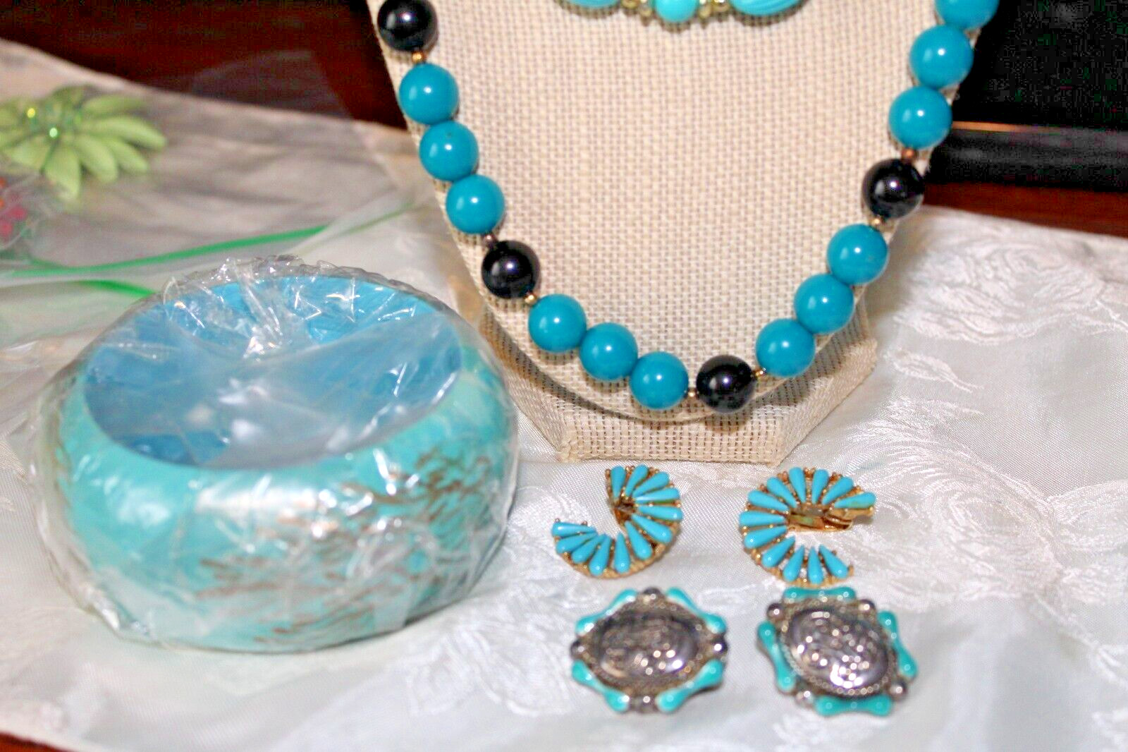 VTG LOT OF 3 TURQUOISE COLOR NECKLACES AND 2 CLIP EARRINGS + 1 WOOD BANGLE
