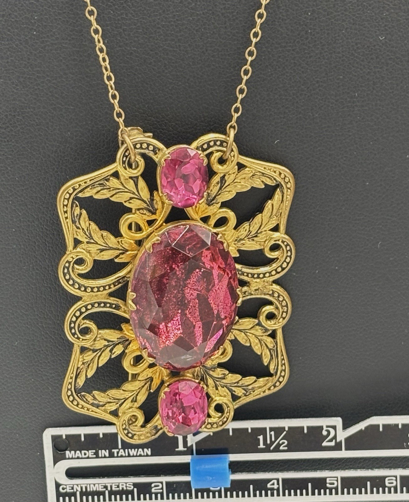 Vintage Necklace & Brooch 2-in-1 Gold Tone Pink Glass Stones Scrollwork 24″