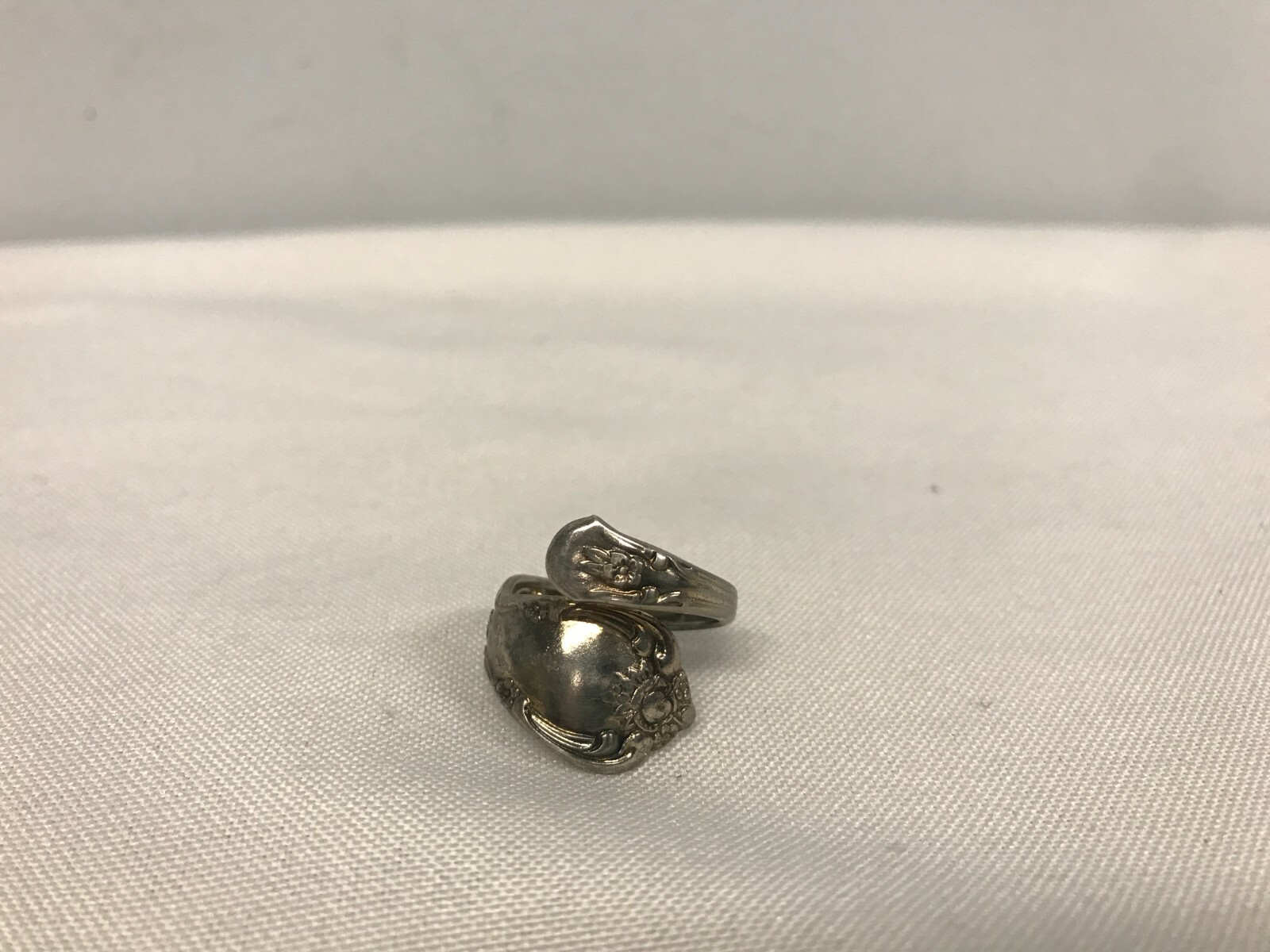 VINTAGE WM A ROGERS ONEIDA VANESSA FRANCESCA SILVERPLATE RING SIZE 5