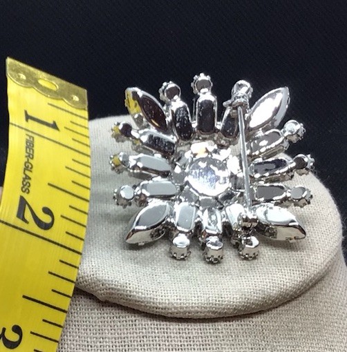 Vintage Silver Tone Costume Large Clear Glass & Clear Rhinestone Pin H331