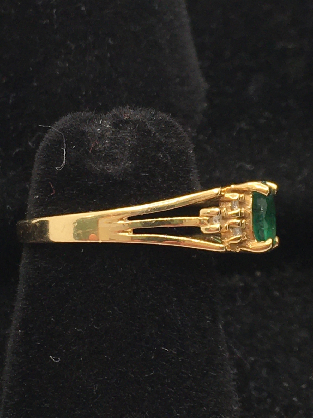 VINTAGE 14K Yellow Gold 0.31CTW Emerald & 0.05CTW Diamonds Handmade Ring 2.1gr.