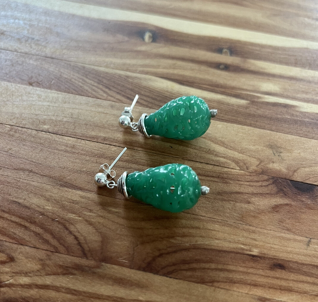Vintage 1940s Czech Lampwork Green Bead 925 Sterling Silver Art Glass Earrings