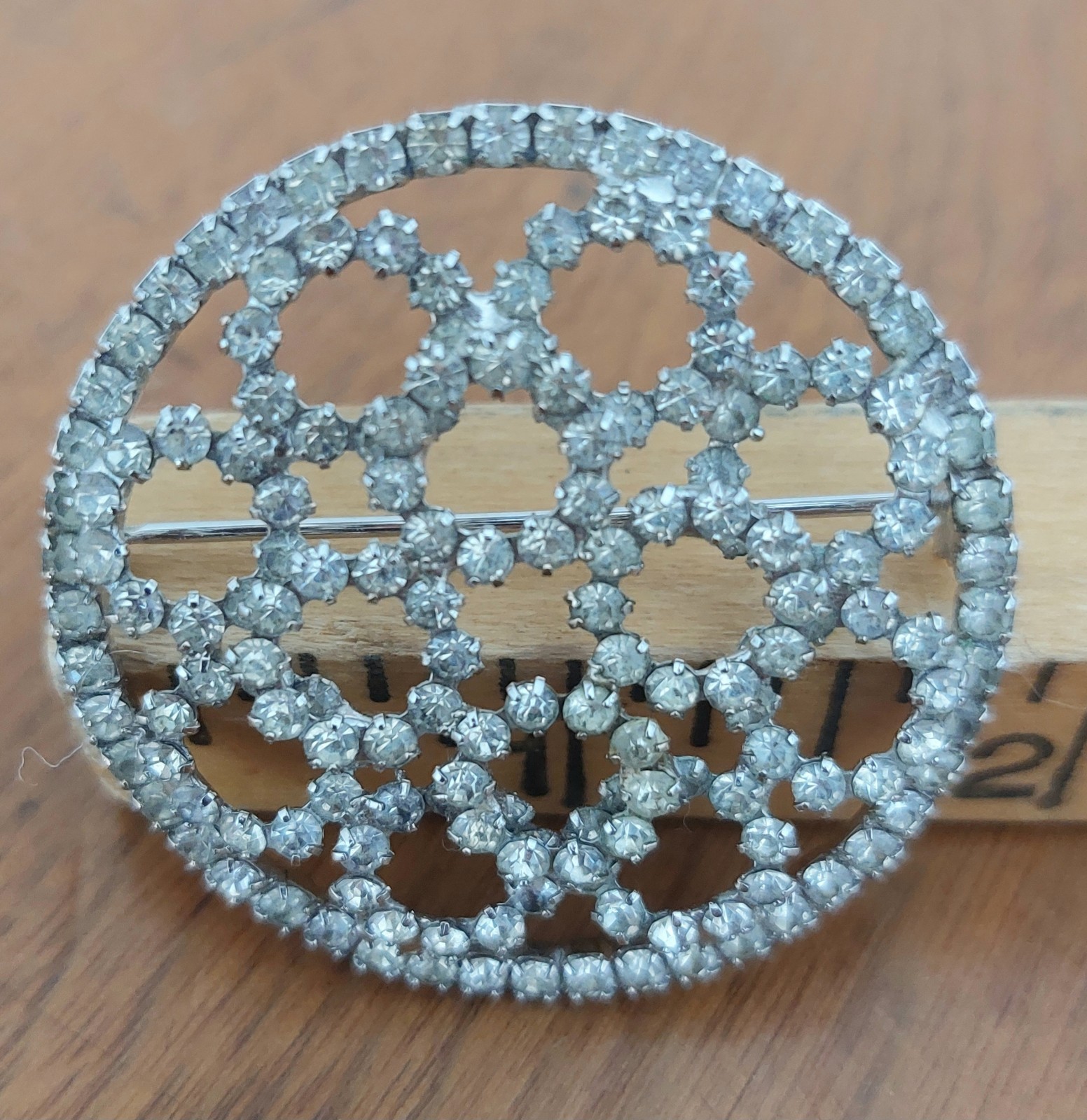 Vintage Rhinestone Snowflake Brooch Clear Stones Approximately 2″ Working Clasp