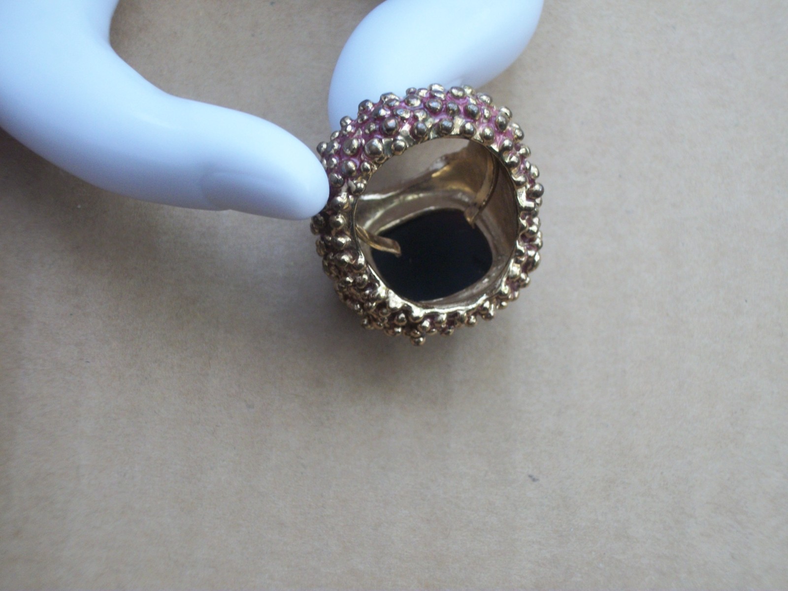 Vintage Avon Cocktail Ring Gold Tone Textured Pebble Black