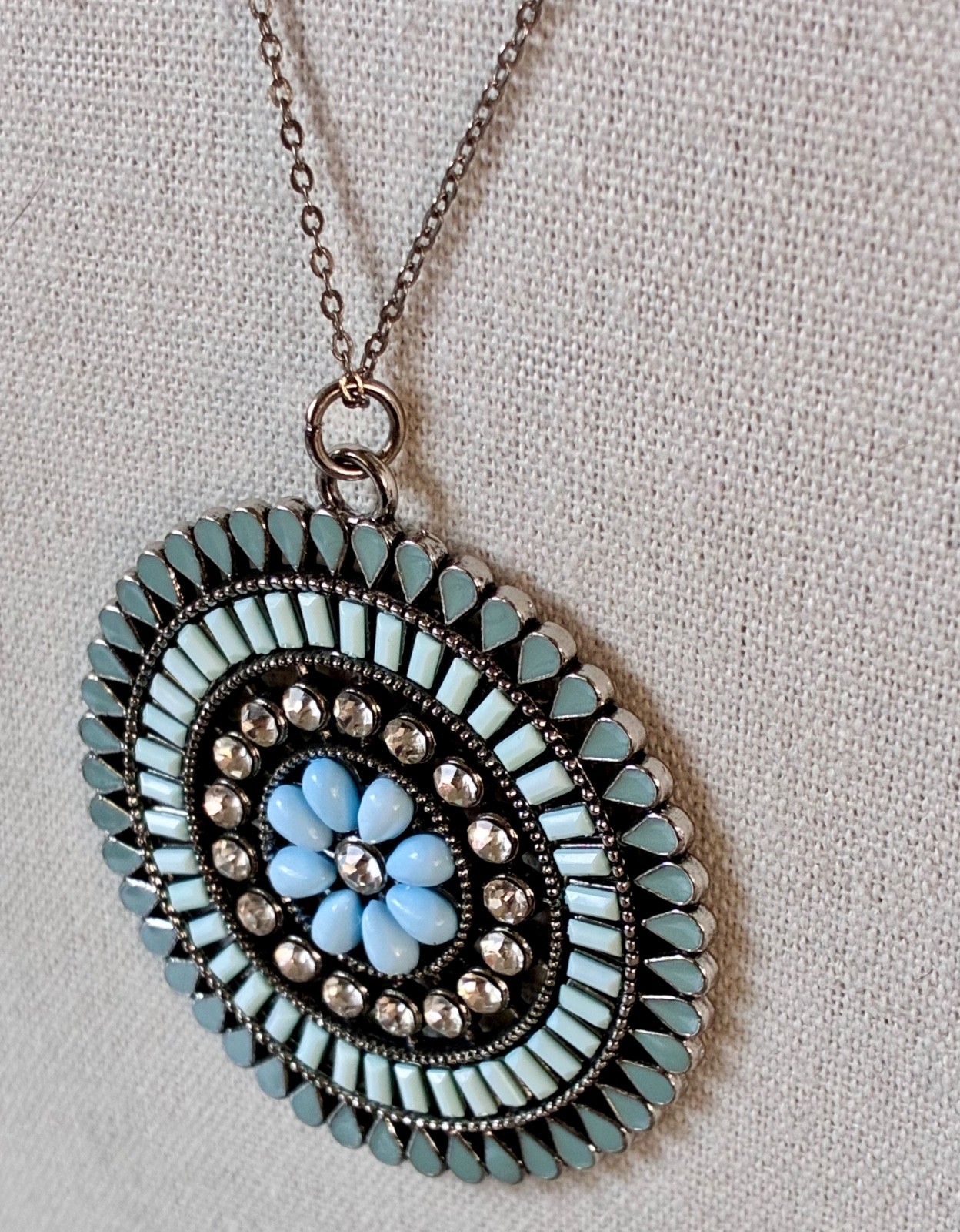 Vintage Zuni Inspired Necklace w/ Round Floral Pendant Blue Teal Rhinestones 17″