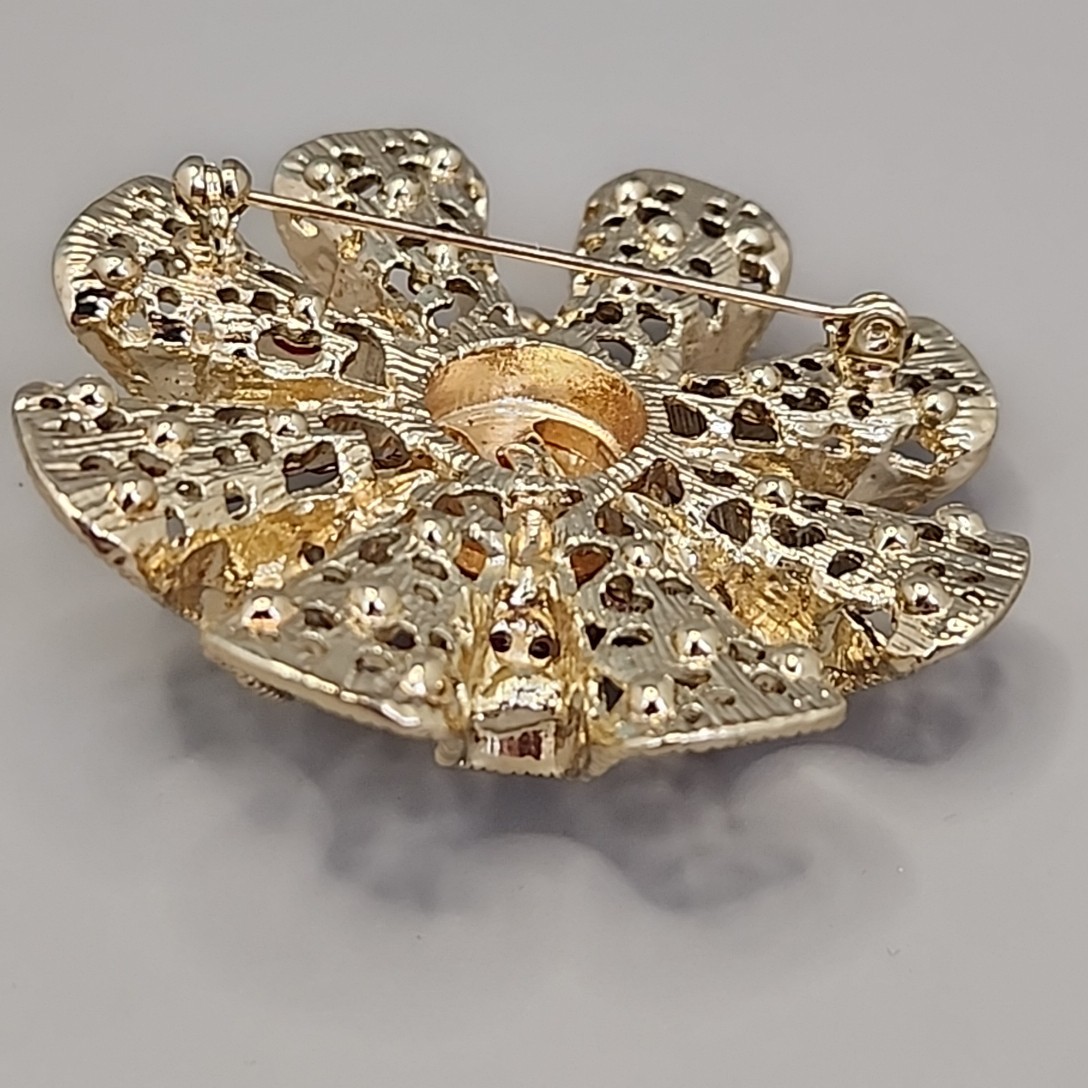 Vintage Rhinestone Brooch AB Red Bead Gold Tone Round Ruffle Wavy 2 1/8″
