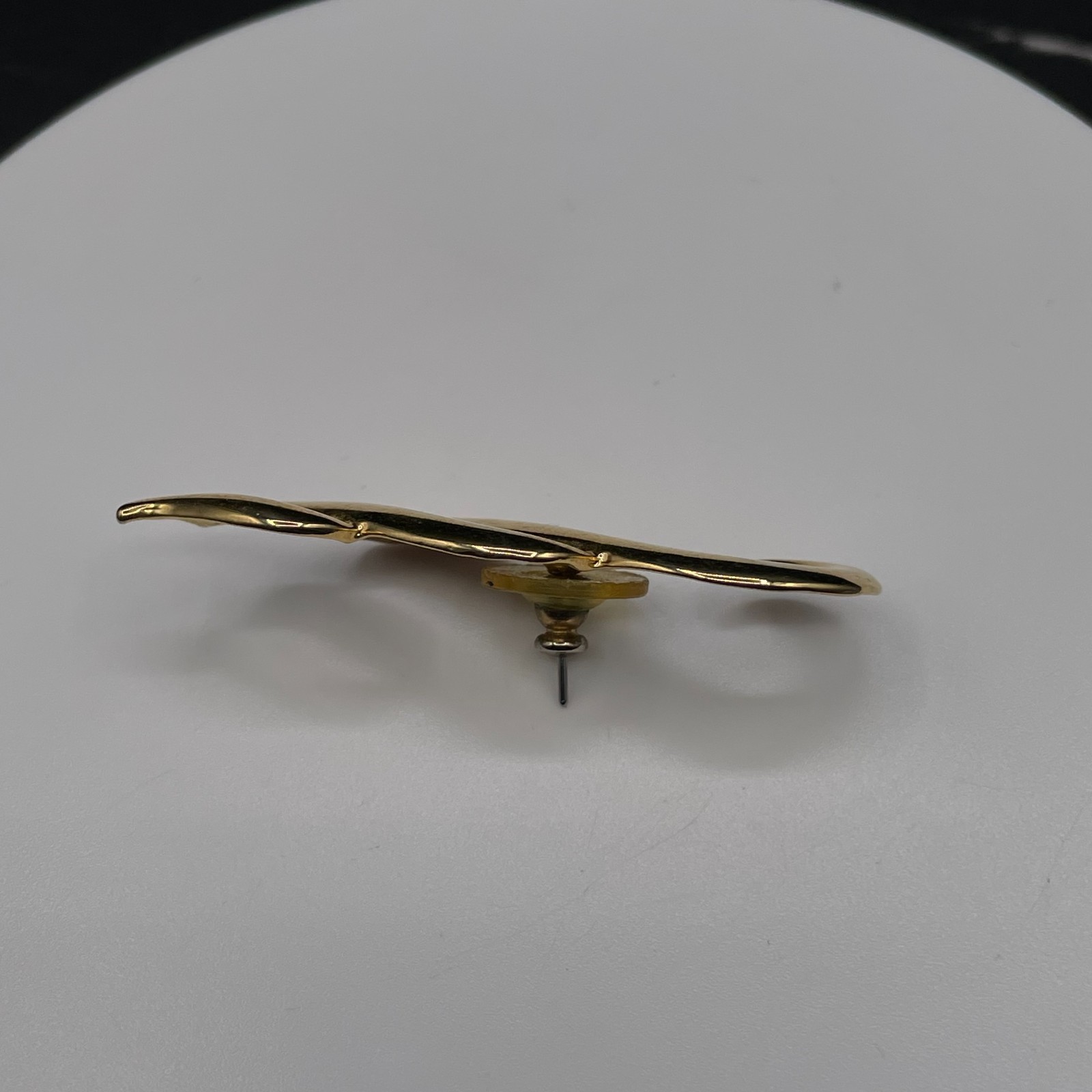 Vintage Gold Tone Abstract Swirl Ribbon Wave Brooch Pin Jewellery 2 Inch
