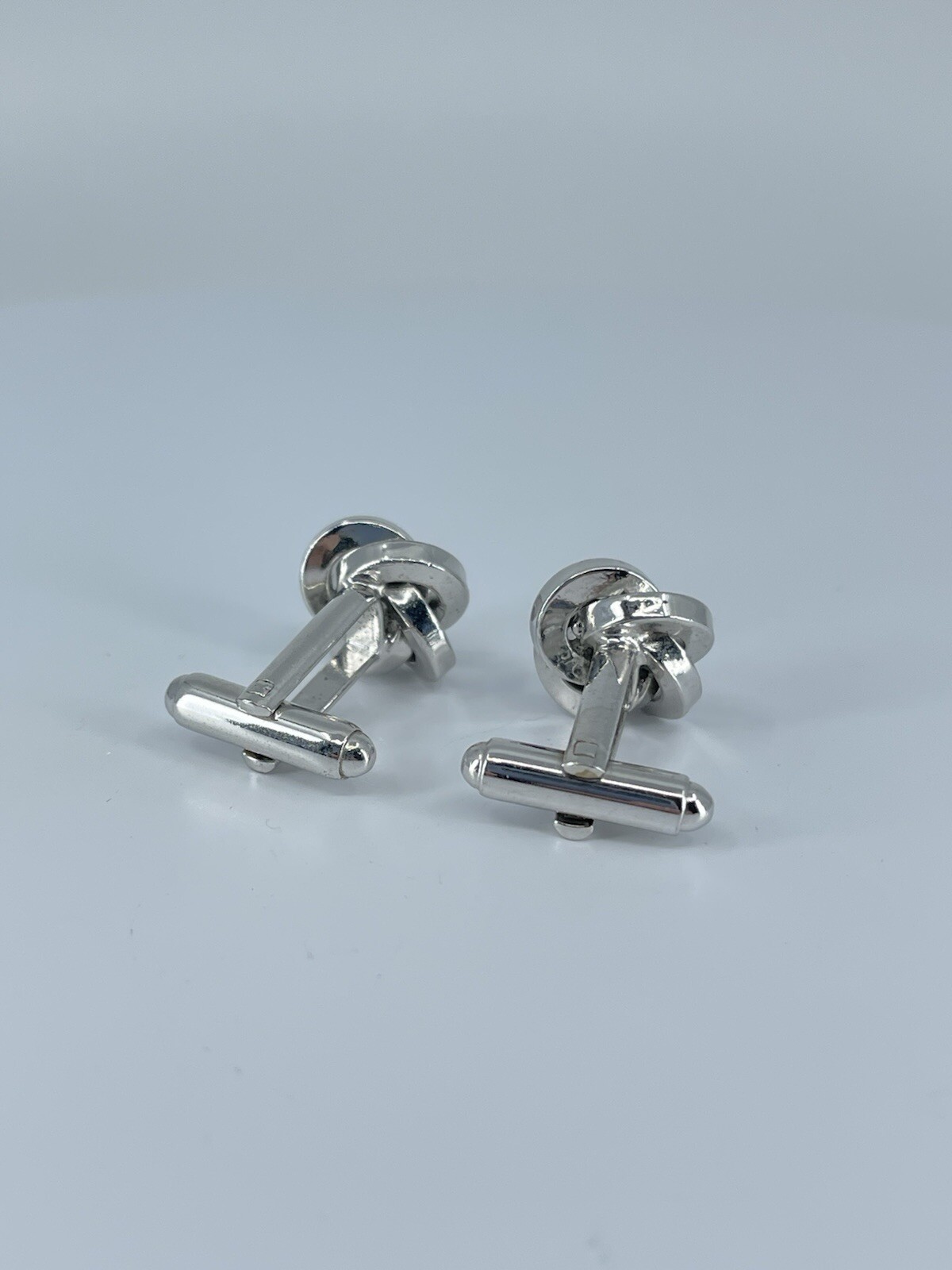 Silver tone Knot cufflinks polished metal knotted design bullet backs 7/8″