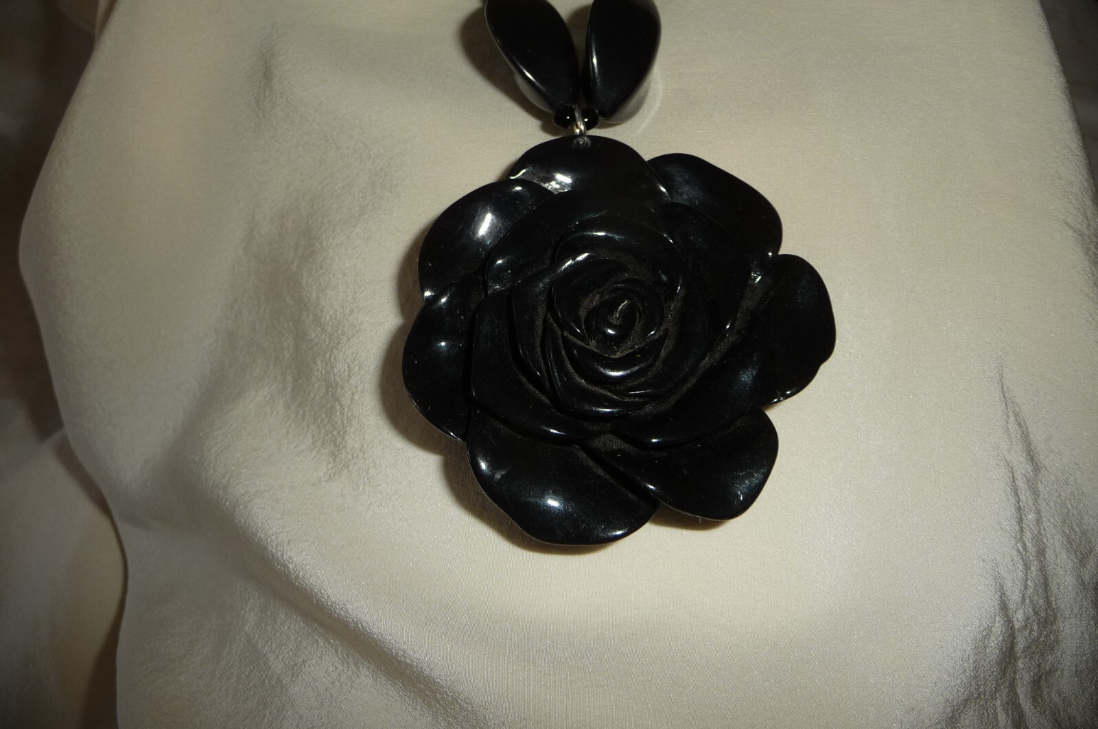 #810A NECKLACE 15″L BY GWEN BLACK BEADS w LARGE 2 3/4″ R BLACK FLOWER PENDANT