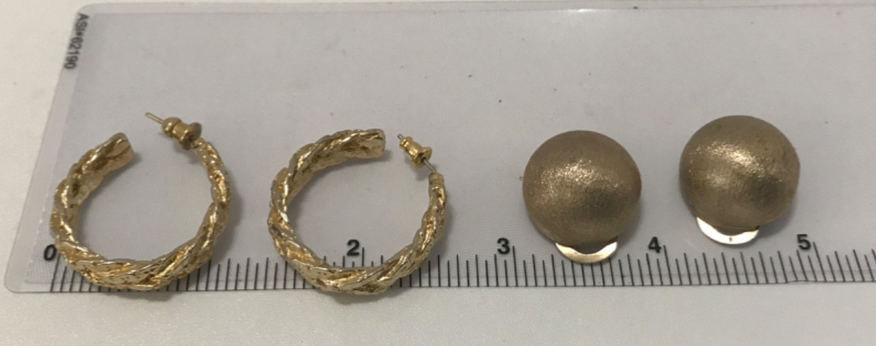 Lot of 14 Unique Gold Tone Costume Jewelry Necklaces Bracelet Brooch Earrings